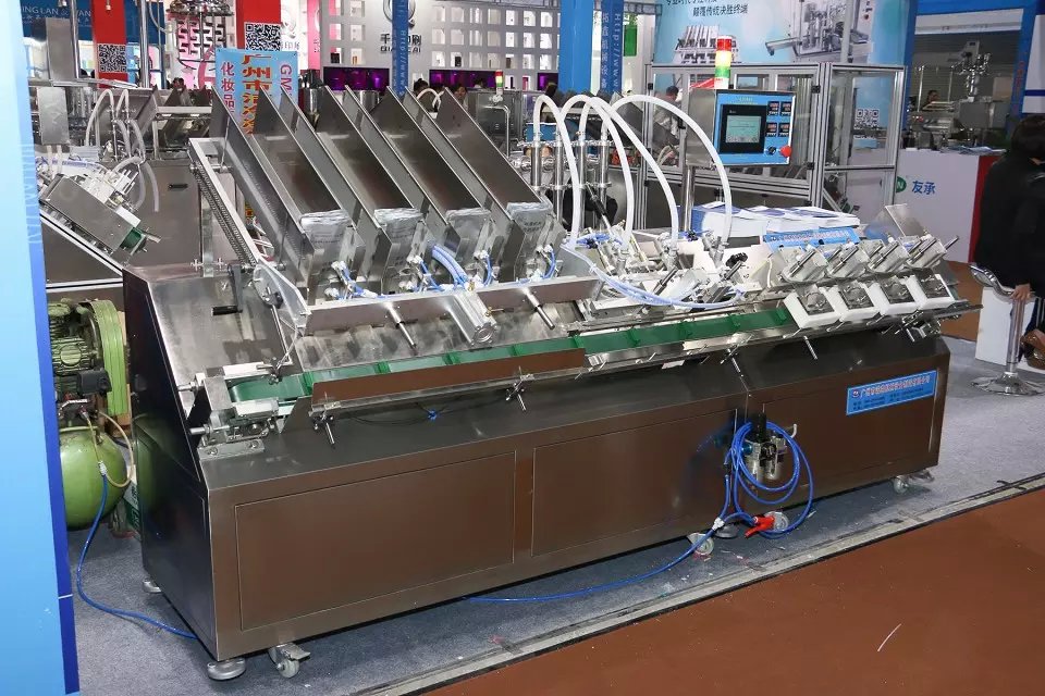 全国供应全自动面膜灌装机 全自动面膜封口机器 优质化妆品机械