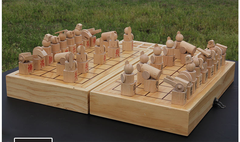 直销木制大号立体中国象棋 精品榉木象棋 礼盒装