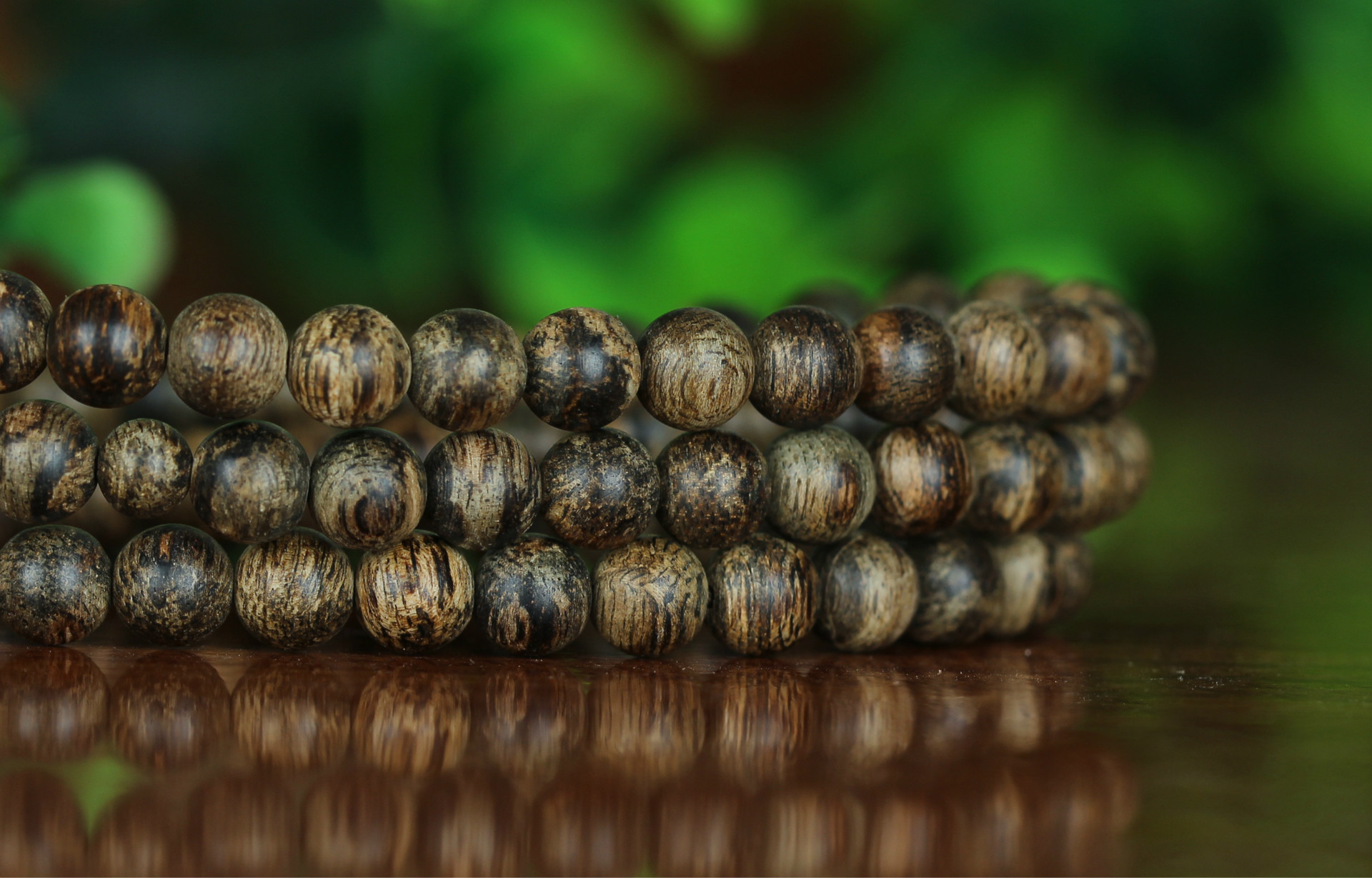 一线达拉干沉香念珠6mm*108颗,重量14.16克,香味浓郁迷人