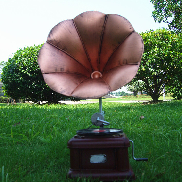 复古铁艺 酒吧橱柜摆饰 工艺品铁皮仿古中号花纹喇叭留声机