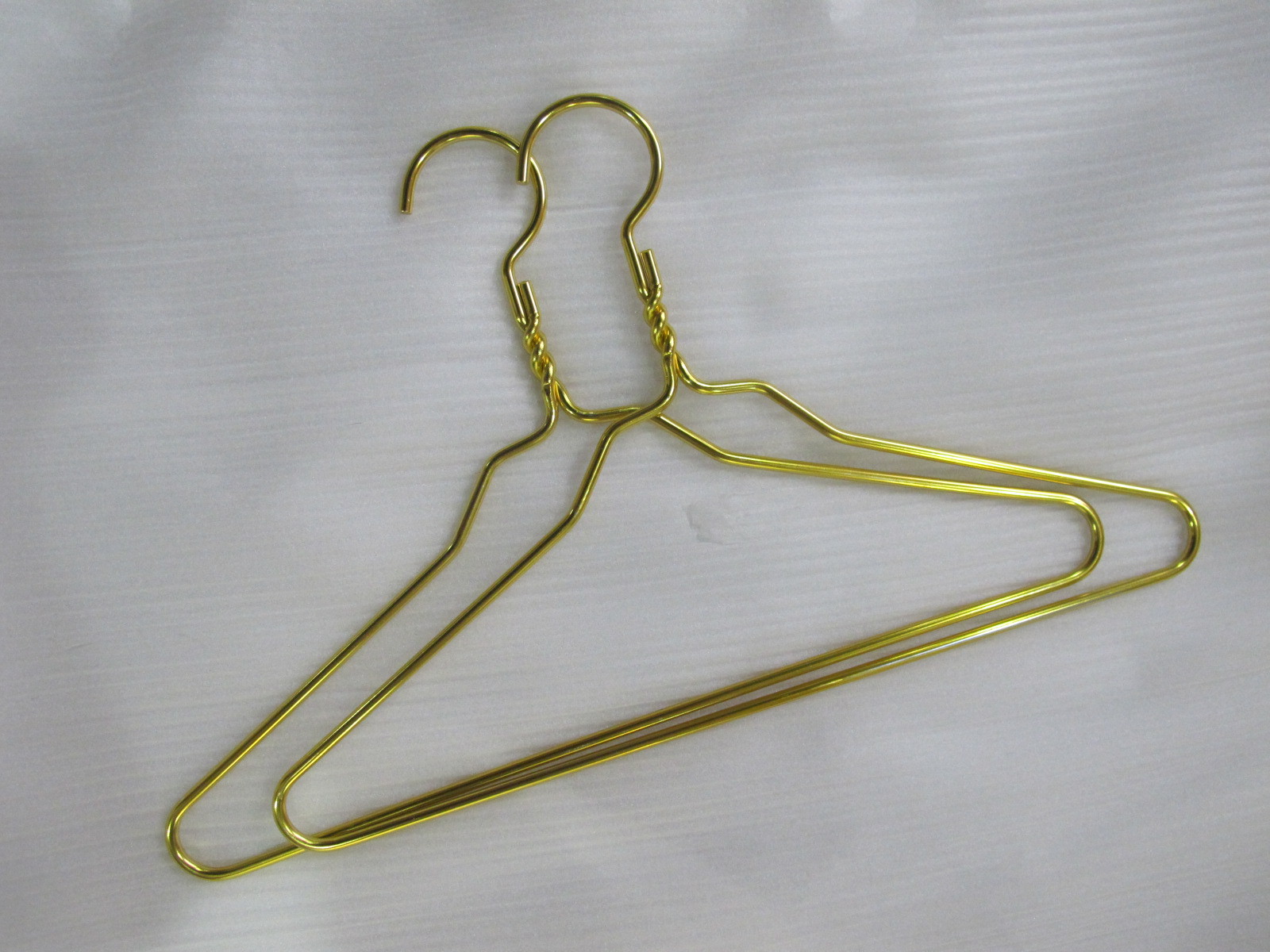 铝衣架三角形家居收纳晾衣架 服装店展示衣架子批发-阿里巴巴