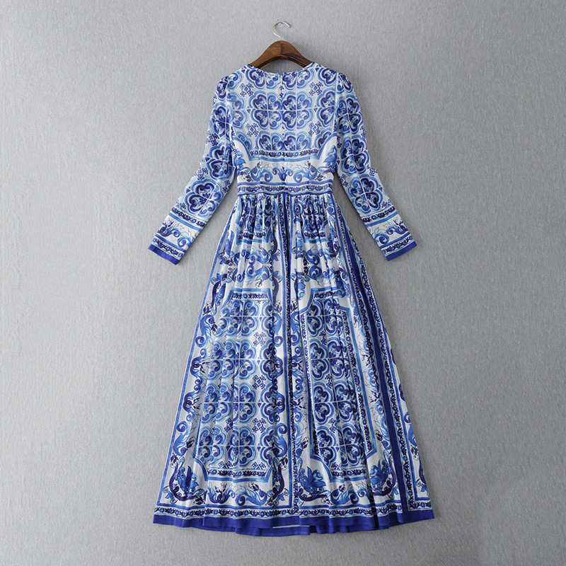 2020秋季长袖连衣裙女装 欧洲站女装青花瓷印花经典长裙厂家直销