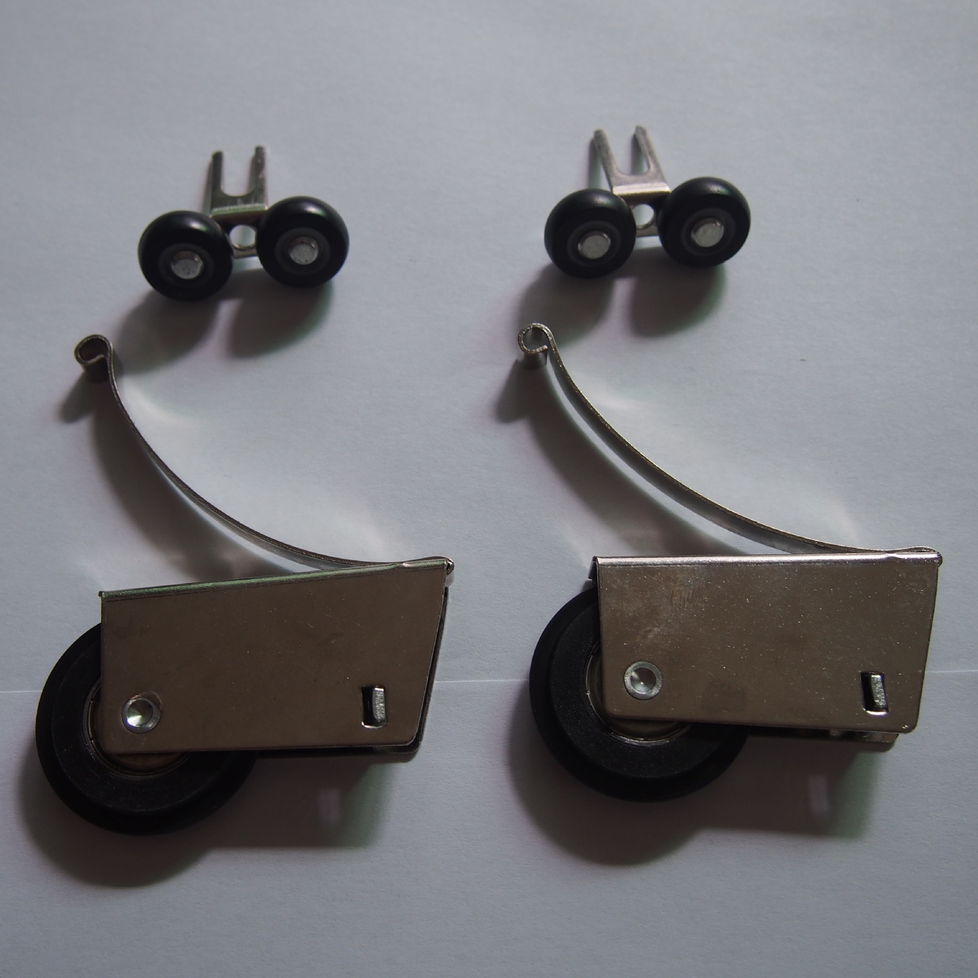 大量现货低价供应移门滑轮 衣柜滑轮 壁柜门轮608移门轮 双子轮