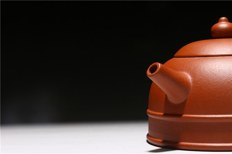 [ 泥 料 ] 原矿清水泥 [ 作 者 ] 周成罗 [ 容 量 ] 300毫升