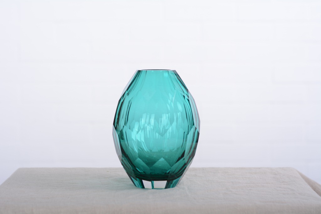 海洋之心 材质:彩色玻璃 类别:花瓶 制作工艺:吹制 加工定制:是 风格