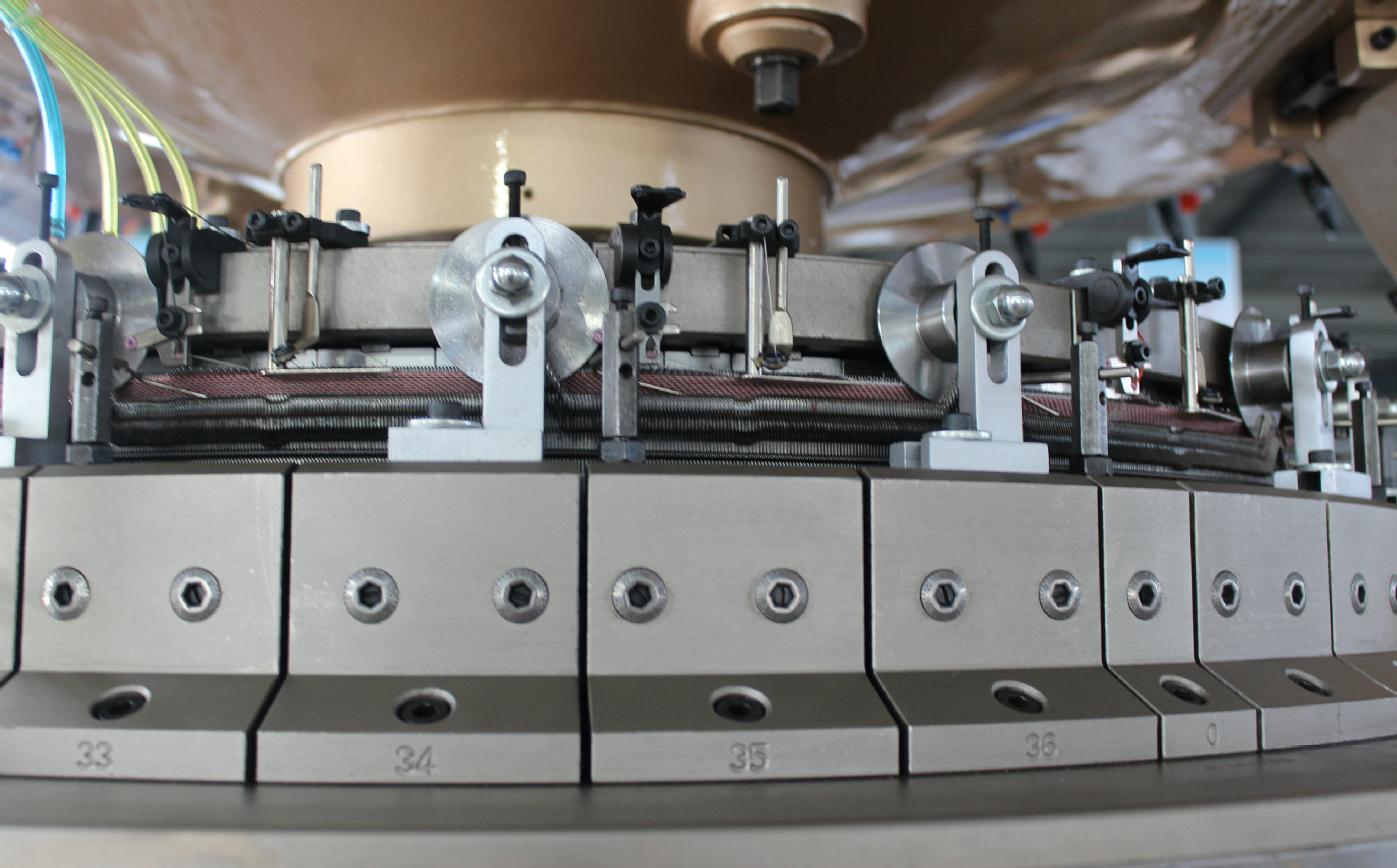 供应新型割圈电脑提花机