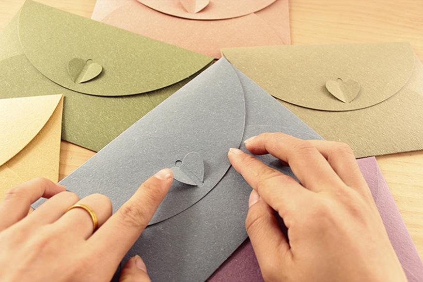 爱心扣信封信纸套装 牛皮纸 创意心心扣装饰情书信封定制logo印刷