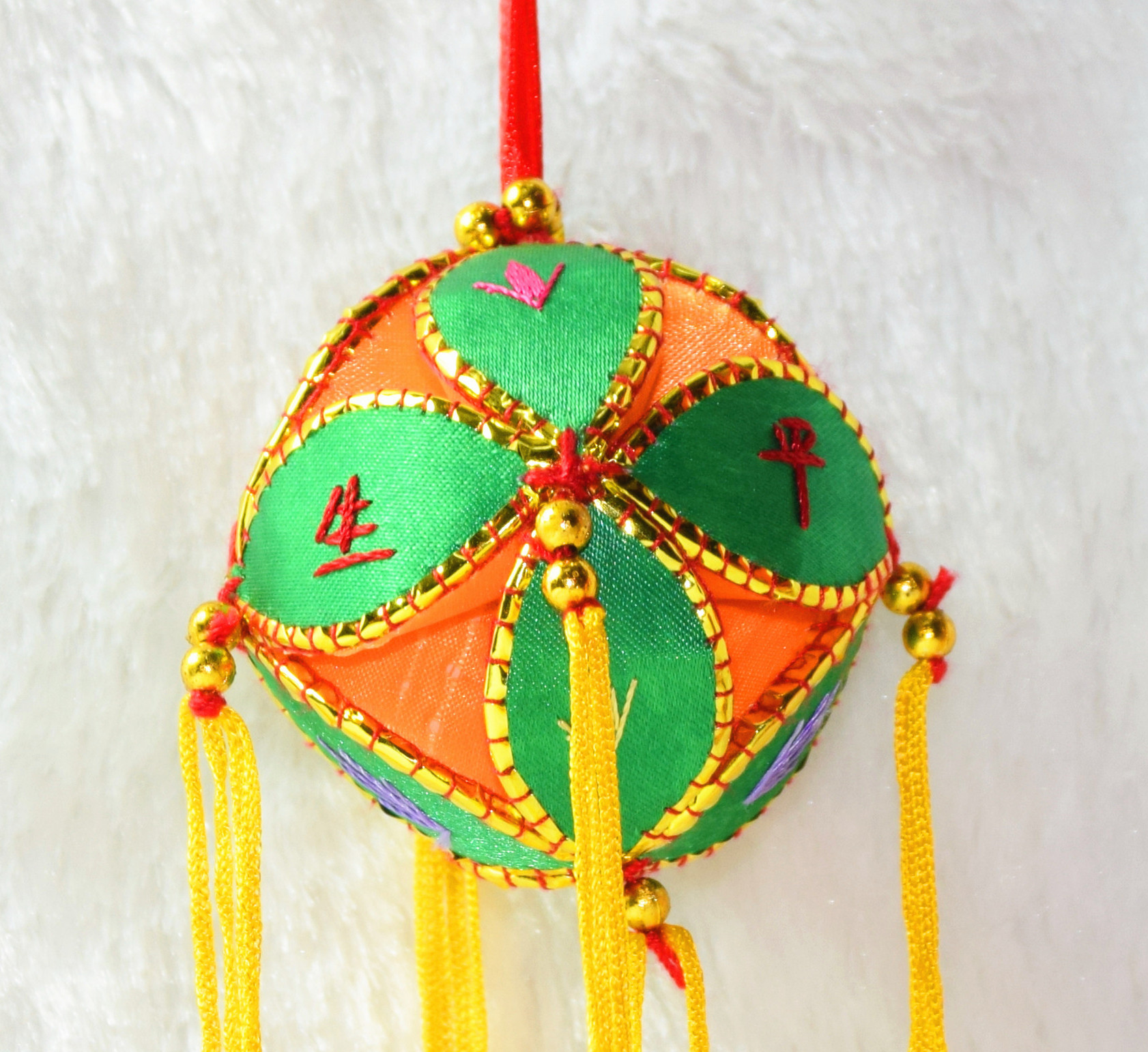 广西特色民族绣球一生平安纯手工刺绣球手工绣6公分绣球厂家直销