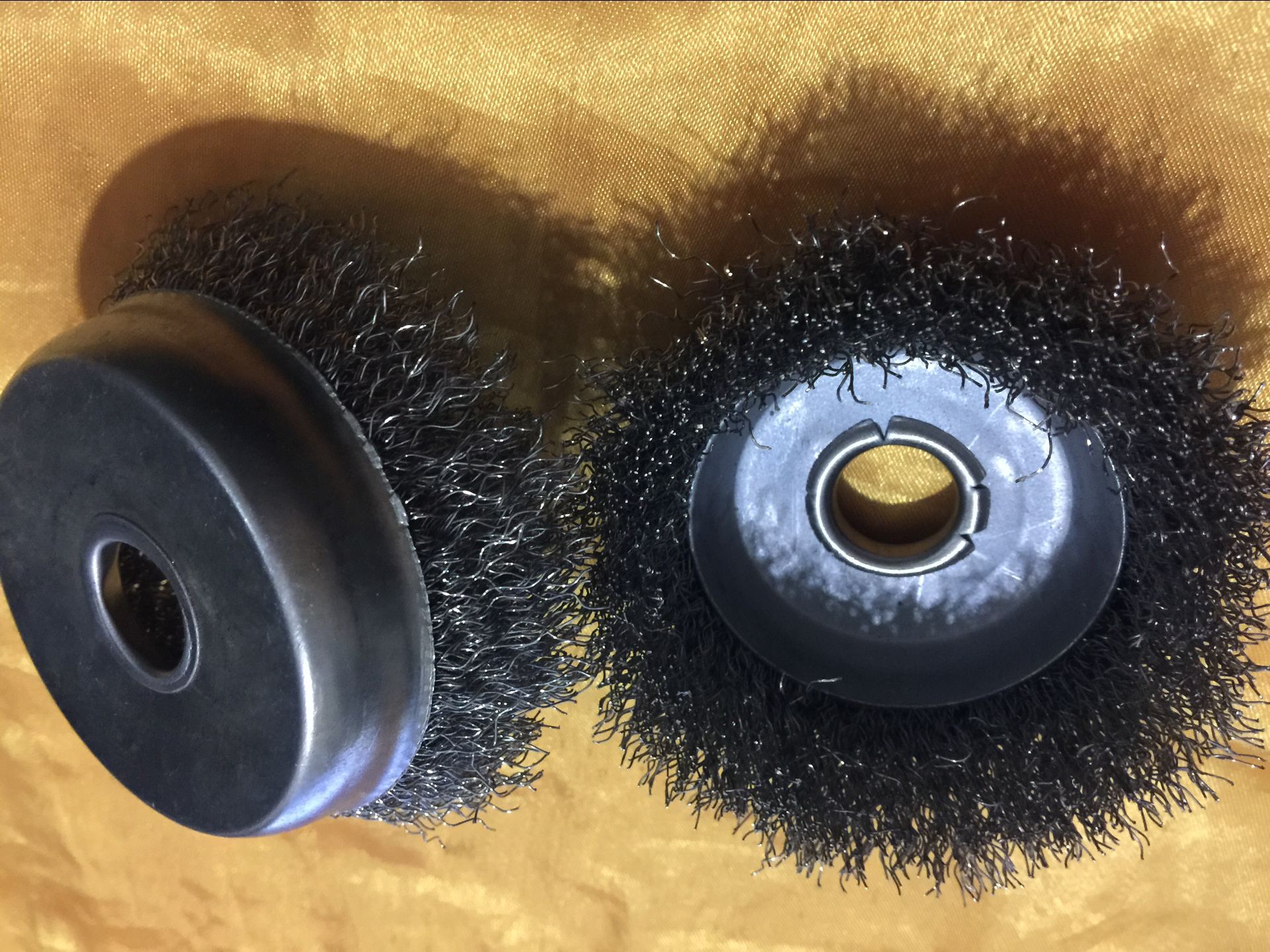 125碗型不锈钢丝轮 不锈钢抛光除锈304碗形刷100的角磨机装16孔