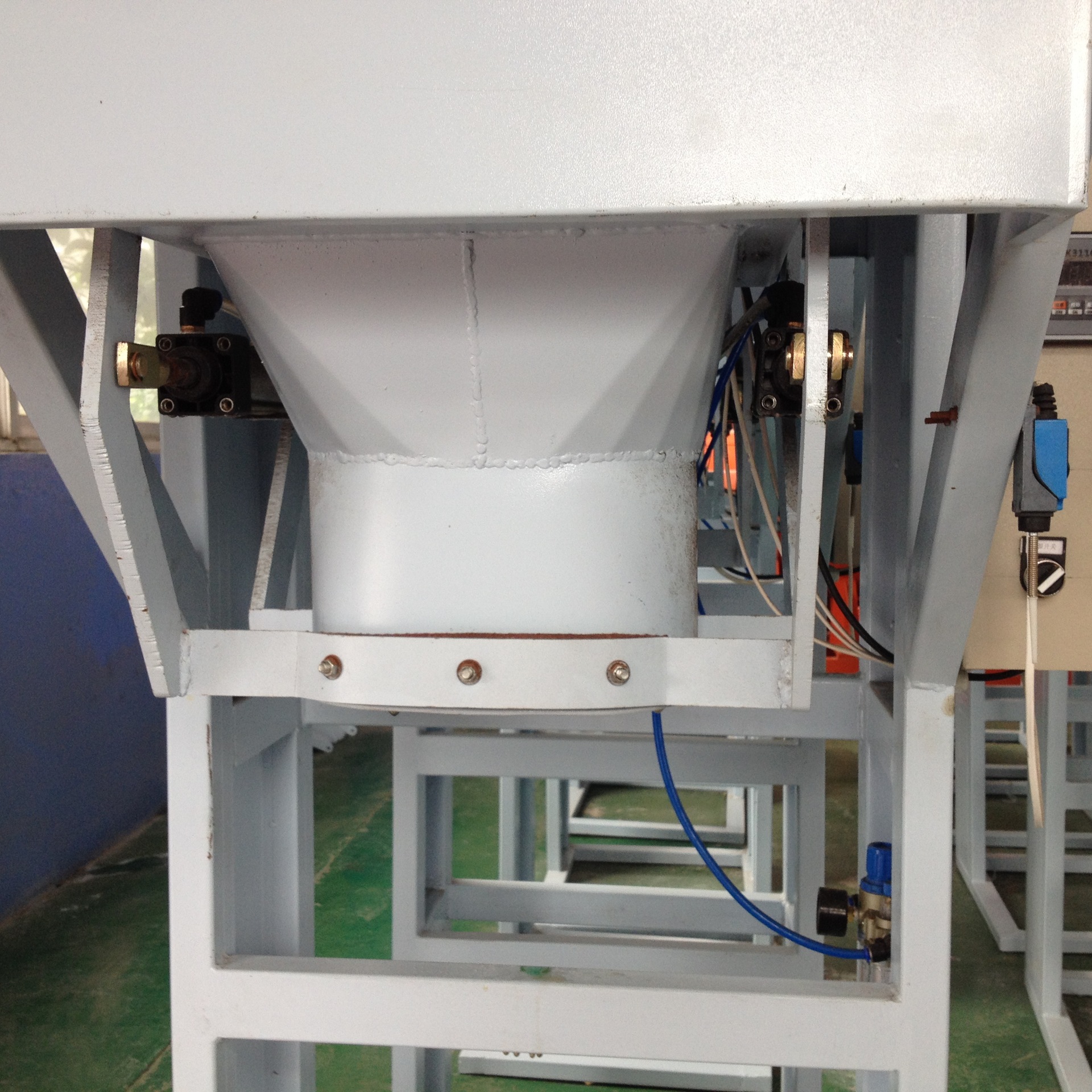 自动称重包装机 大米粮食,面粉,茶叶定量称量 误差小±2%