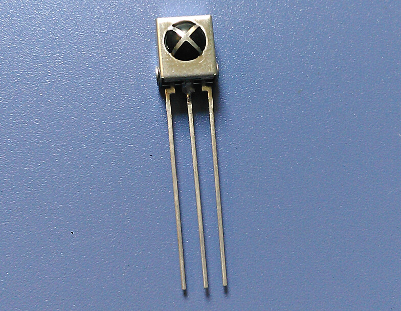 亿光红外线遥控接收头 带铁壳接收头 irm-56384s13-p