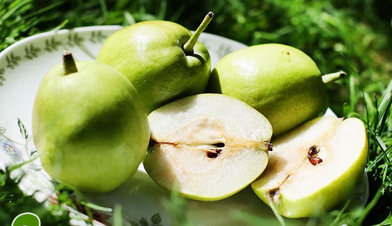 新疆水果库尔勒香梨梨子鲜果阿里巴巴源生鲜特级香梨