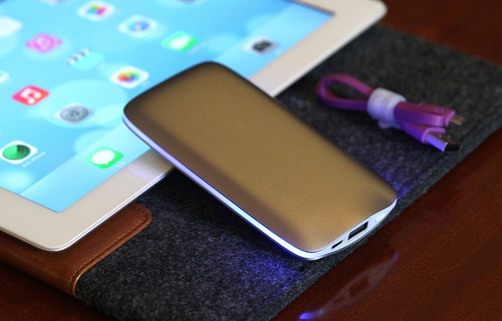 新款发光边框人体工学设计外观移动电源 成品套料适合礼品 纪念品