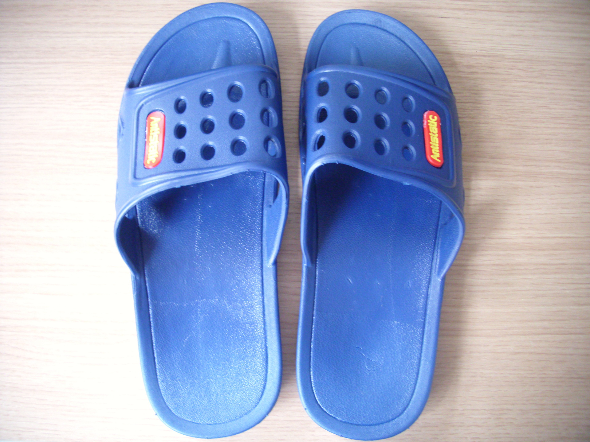 防静电洞洞拖鞋 多孔spu拖鞋 天蓝色静电拖鞋