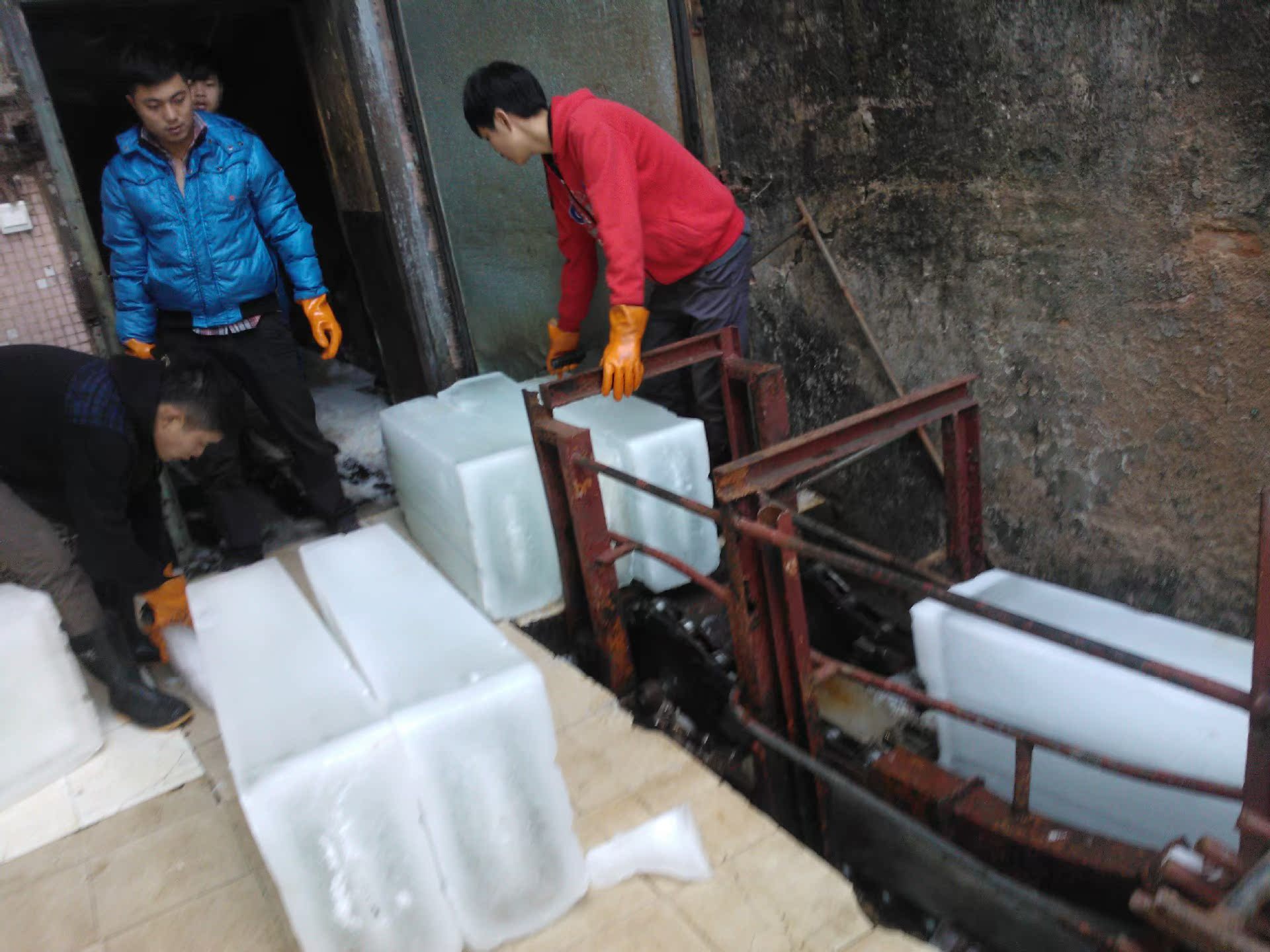 错峰用电省钱制冰机优选--大型盐水制冰机