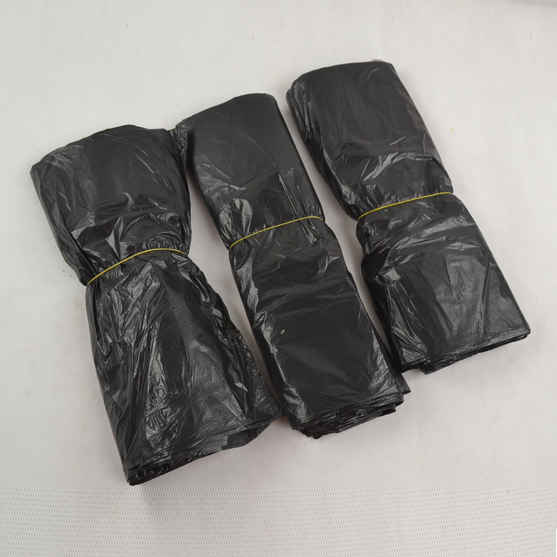 得力黑色塑料袋 家用办公30#加厚背心式垃圾袋结实手提垃圾清洁袋