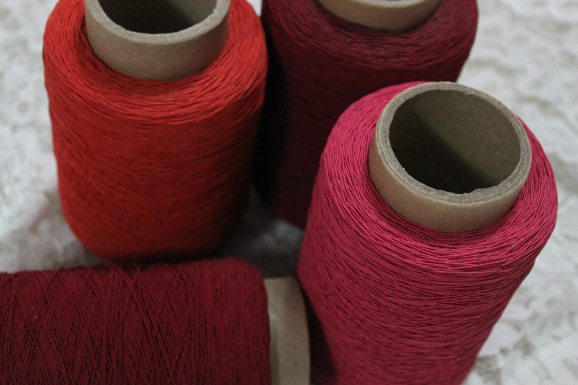 厂家直销多色松紧线 乳胶丝包纱橡筋线 缝纫底线 打缆线 0.3mm