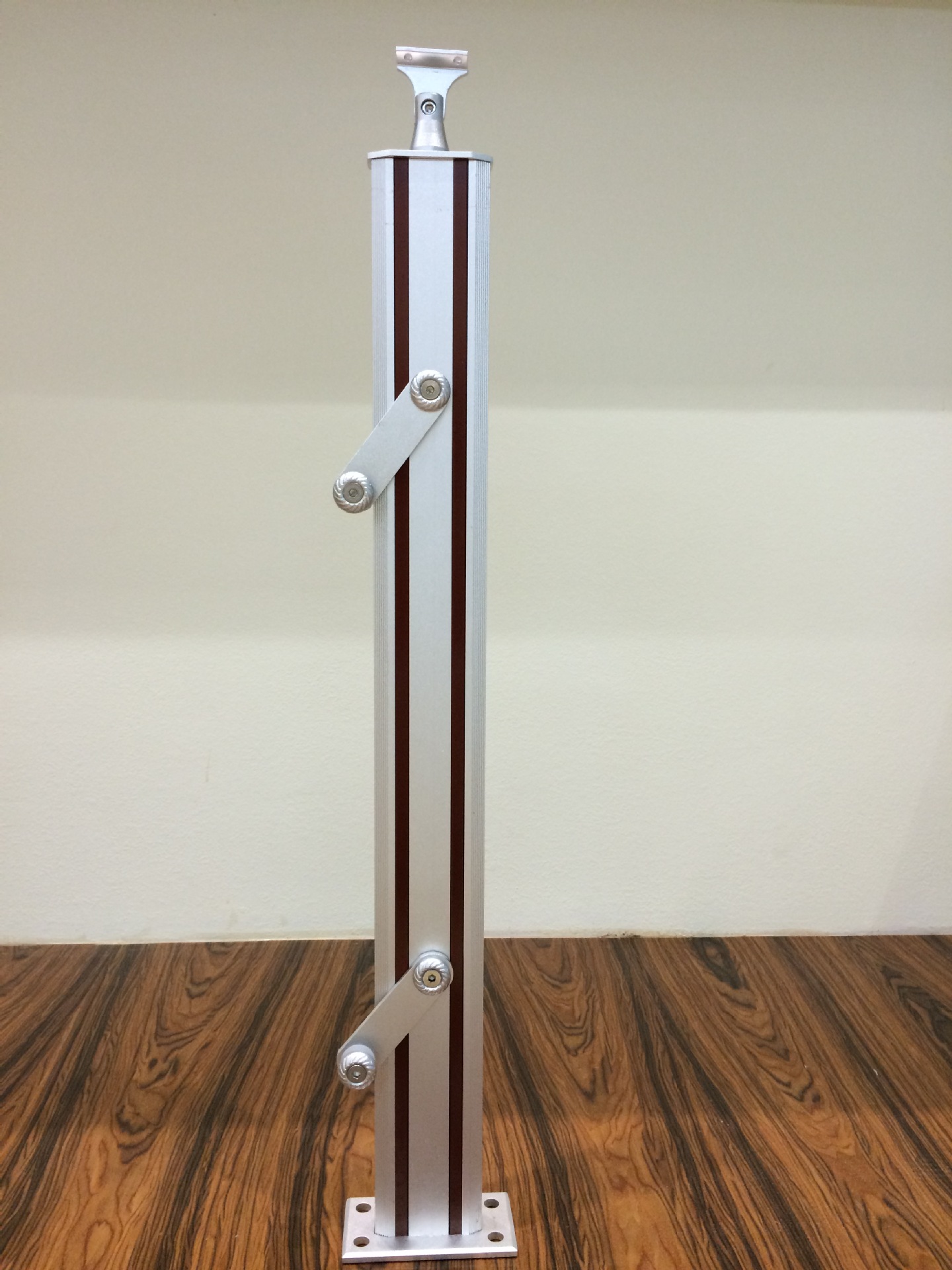 厂家供应**铝镁合金立柱 室内楼梯扶手 质量保证 clt.