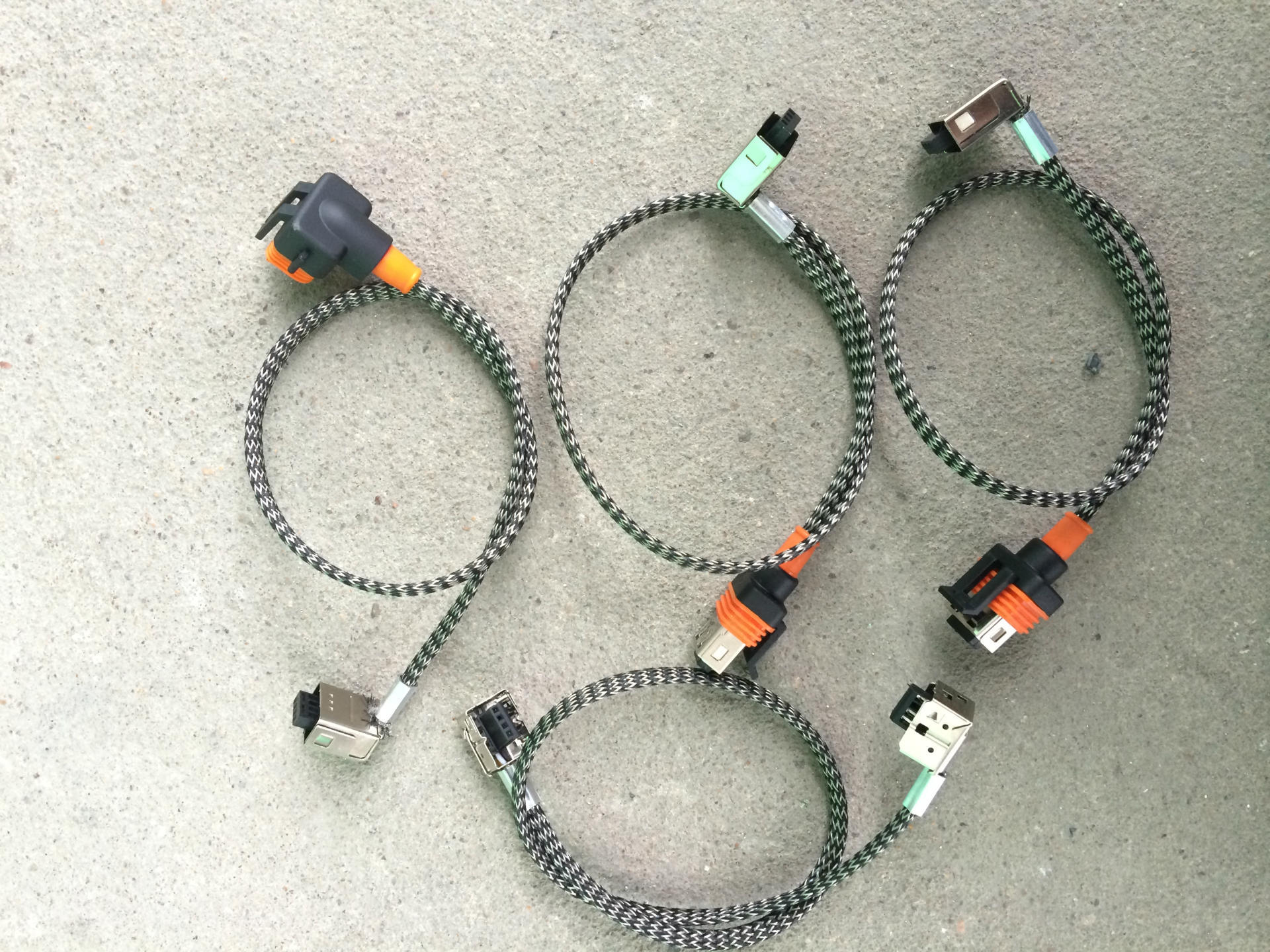 厂家直销供应 定制 线束 汽车配件 批量销售各类屏蔽线