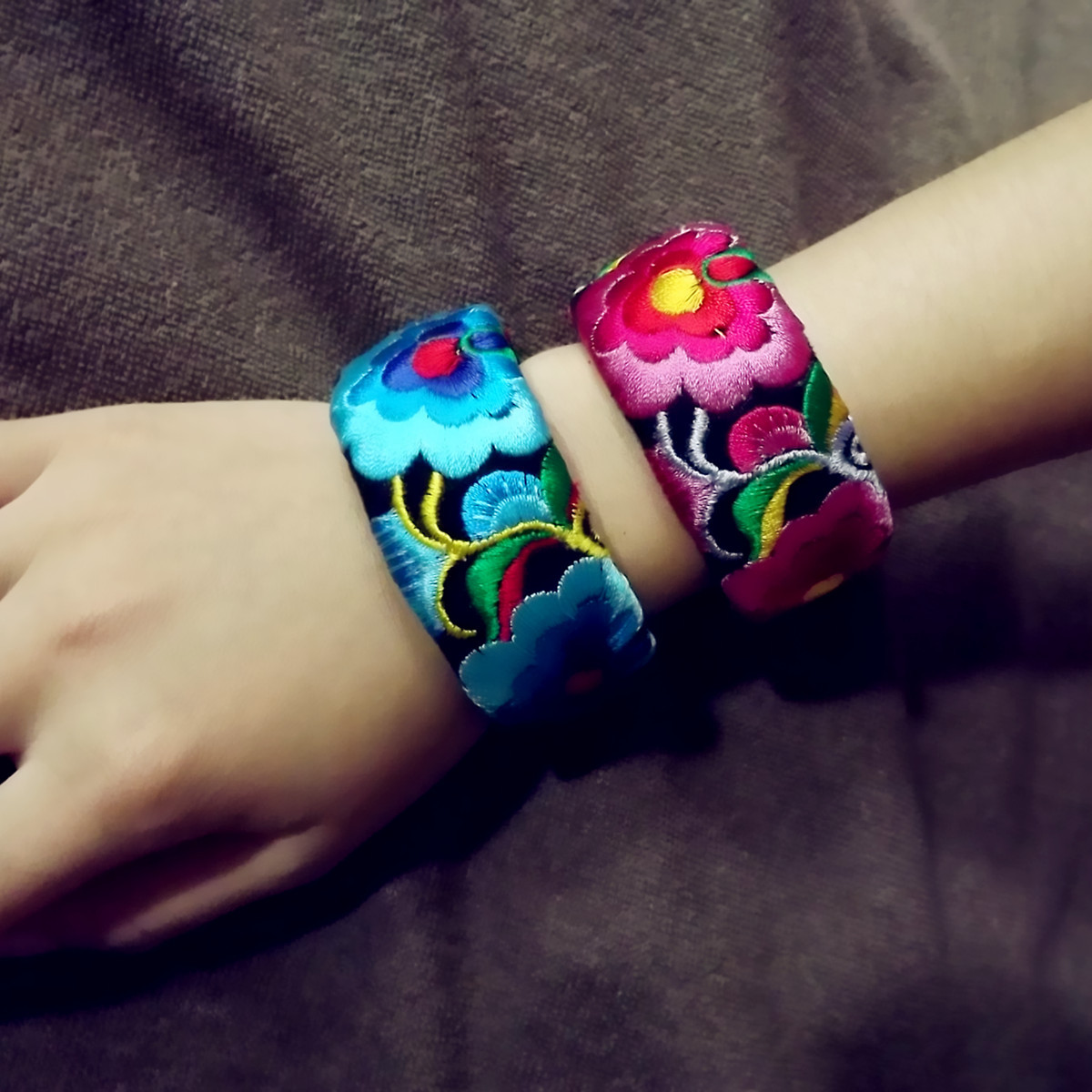 民族风手镯 复古苗银手镯 原创女款刺绣花手镯宽版刺绣手镯