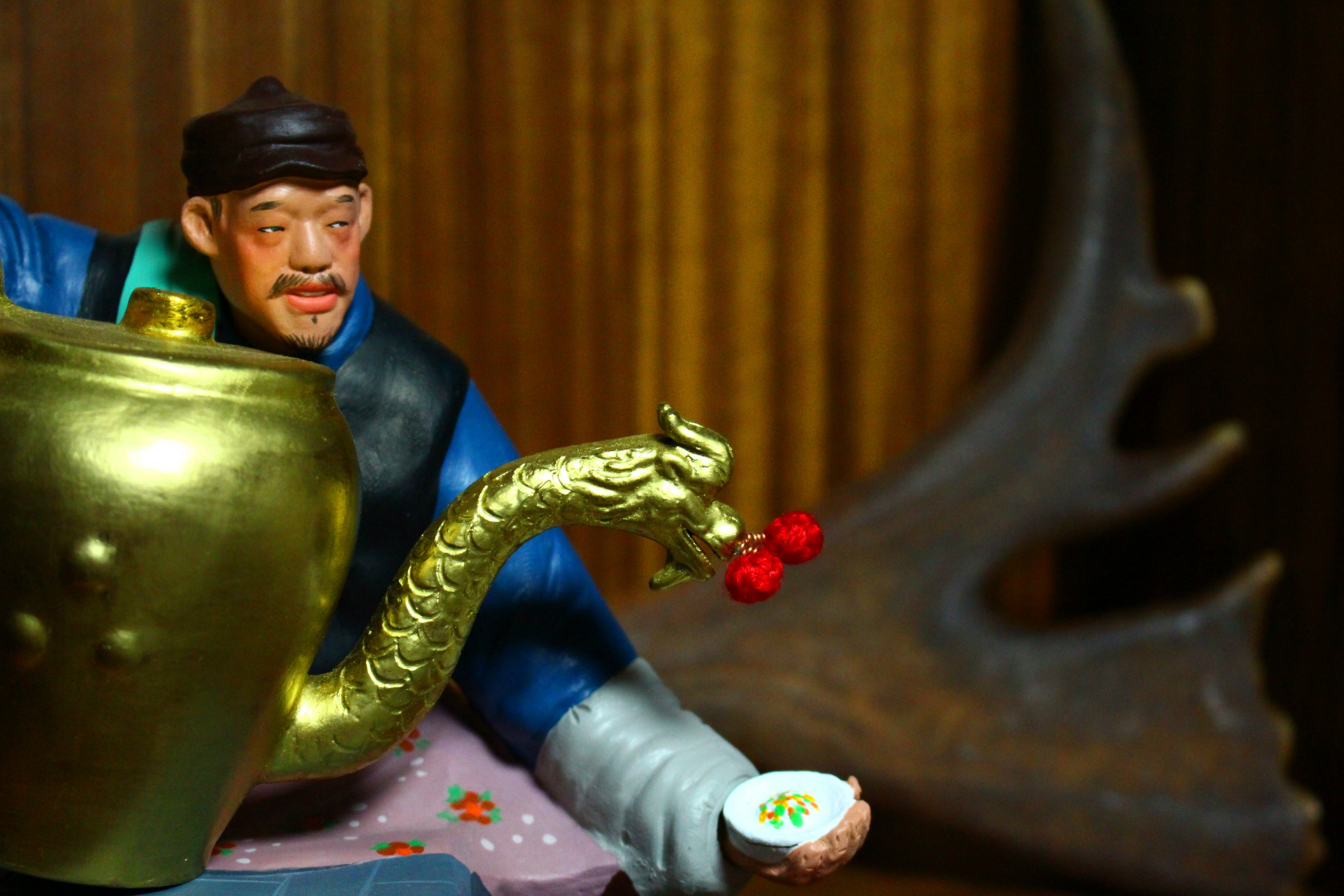 天津泥人张彩塑高档工艺品礼品龙嘴大铜壶