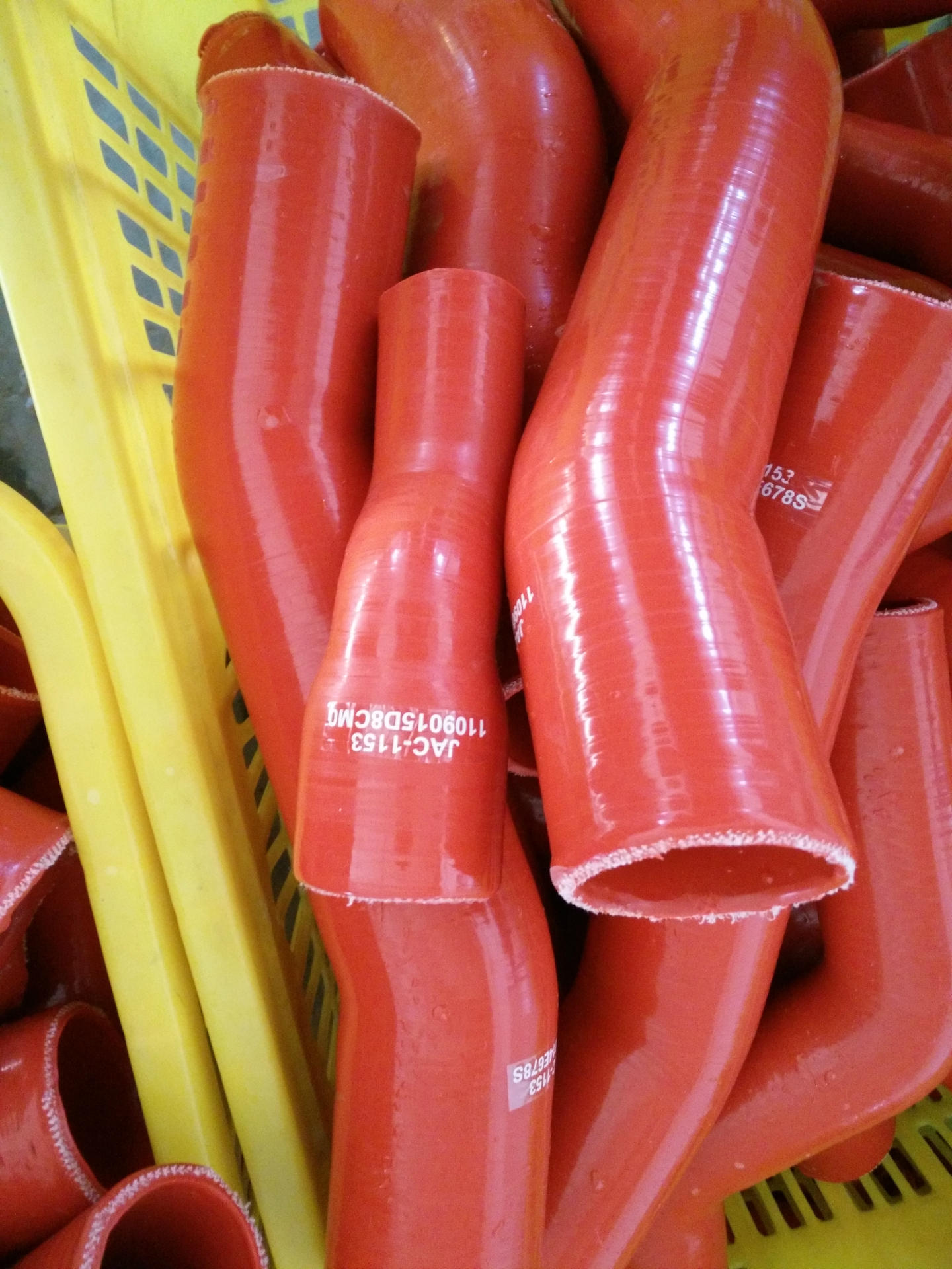 厂家直销江淮汽车硅胶管 中冷器进气软管 增压器出气软管