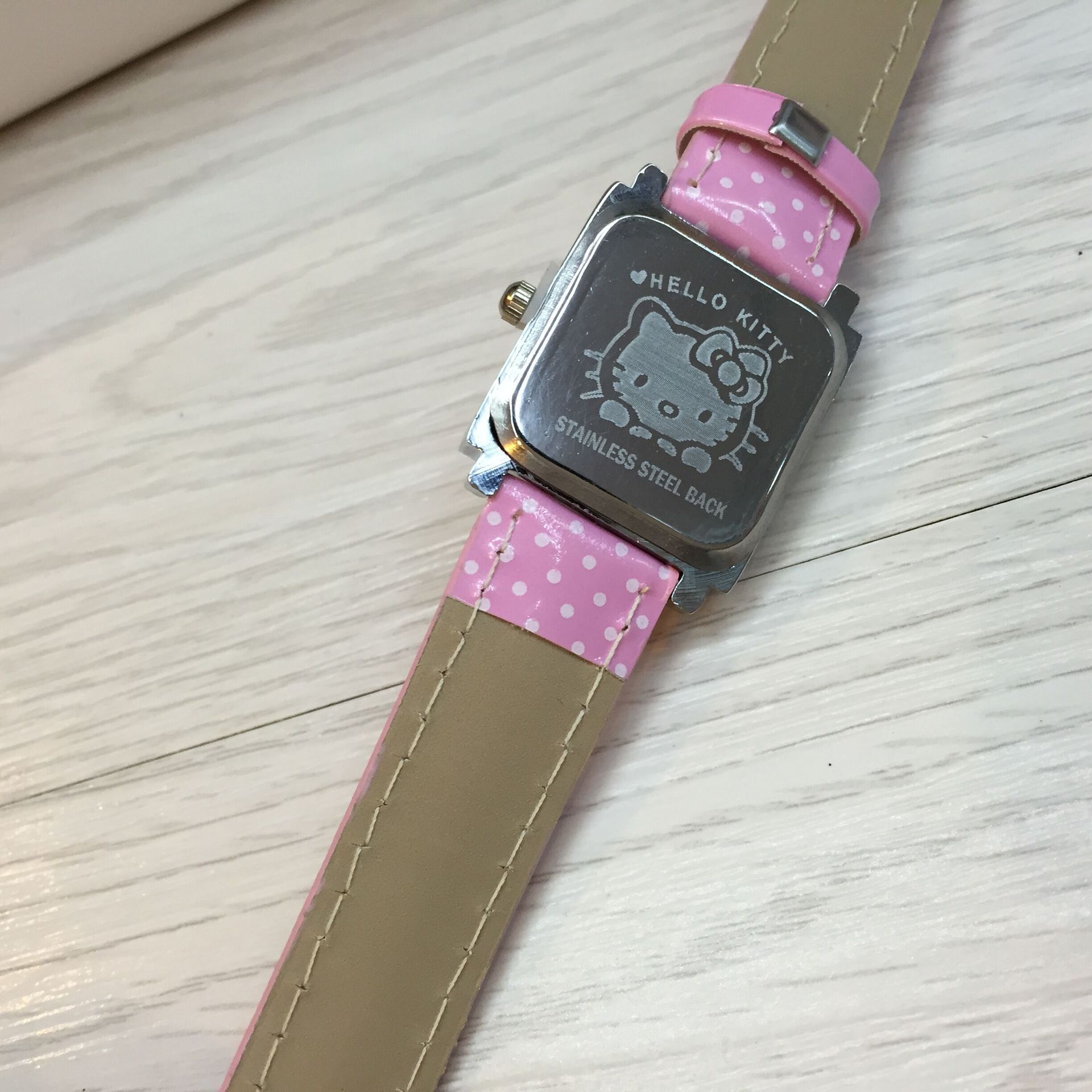 hello kitty凯蒂猫kt猫正方小号贝壳面儿童卡通小孩女孩学生手表