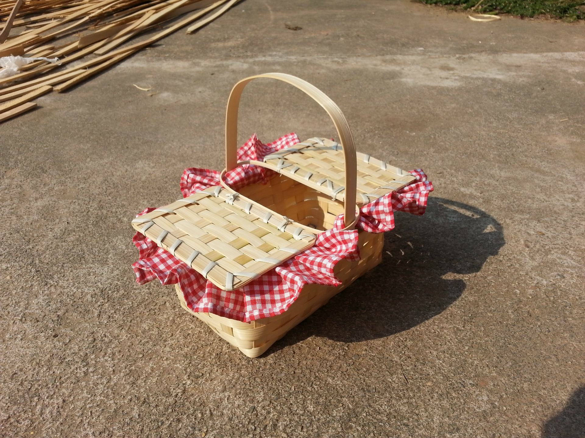 荣阳专业供应纯手工精品竹篮 果篮 植物编织工艺品 手工编织.