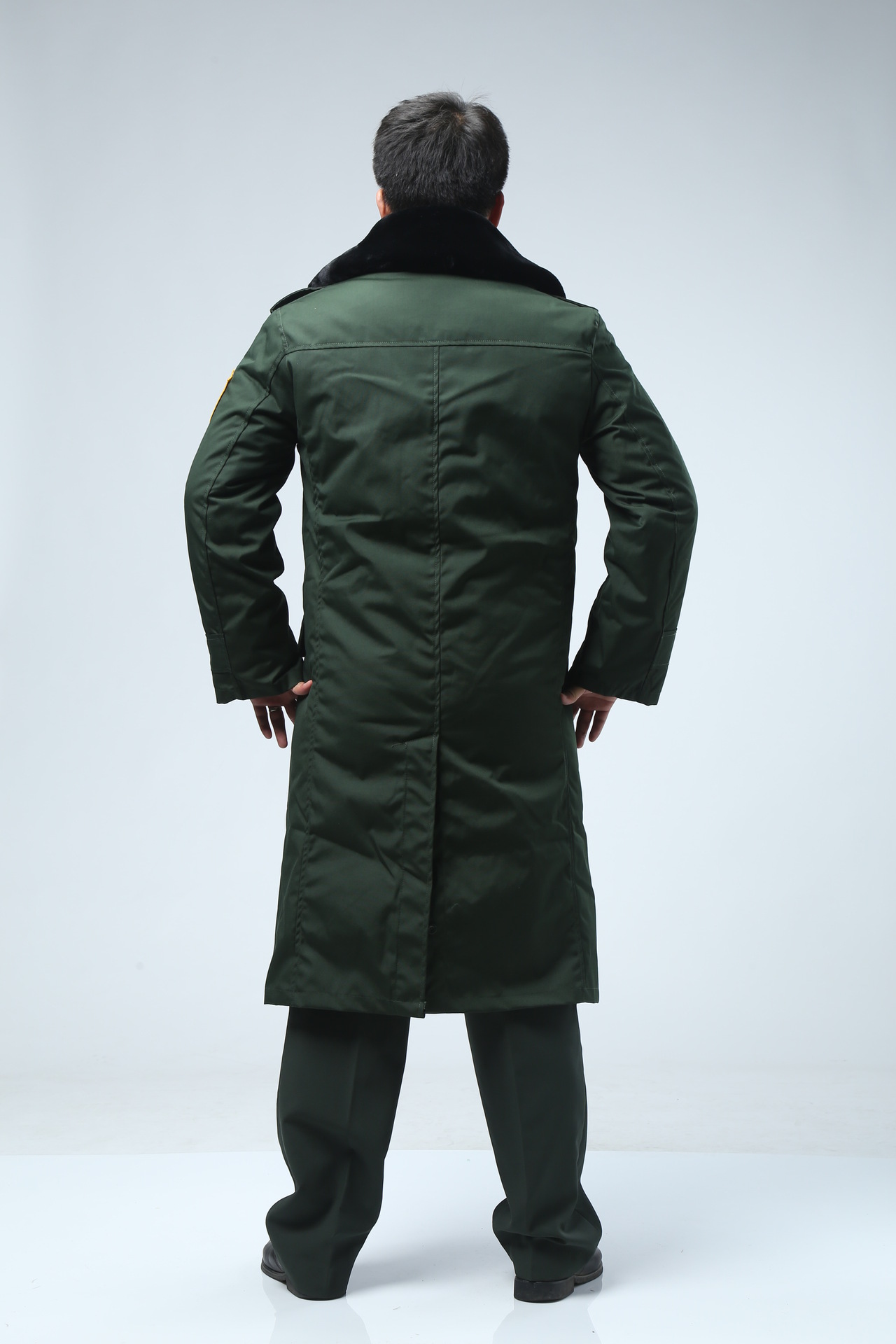 批发07wj士兵常服大衣 军绿大衣防寒大衣 加厚军大衣 厂家