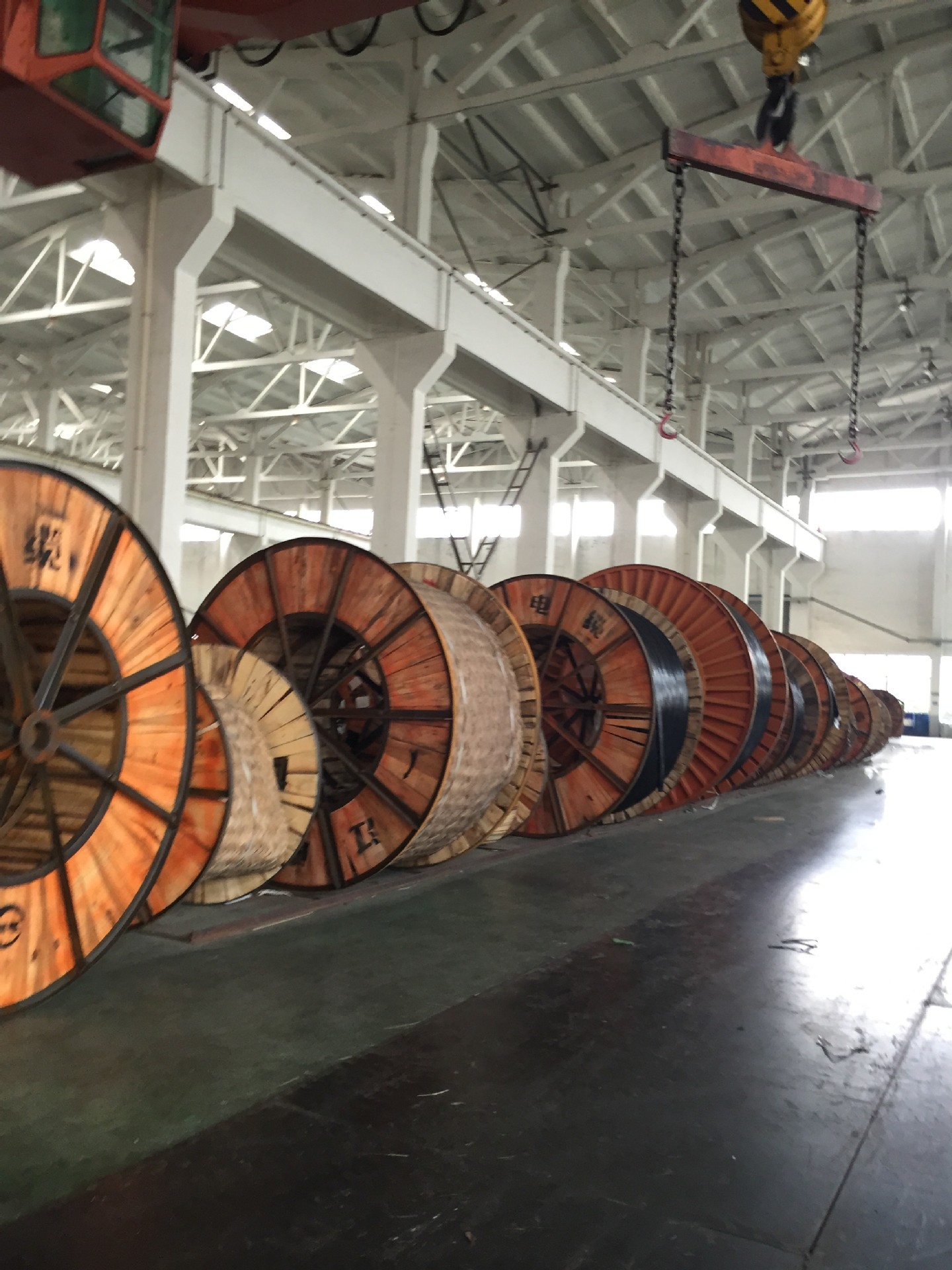 江南电缆 yjv4*185 1*95 电气设备用电缆 五彩国标电缆现货