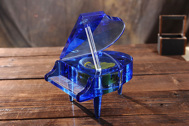 m1321-4款 中号水晶玻璃钢琴音乐盒 七夕情人节音乐盒创意礼物