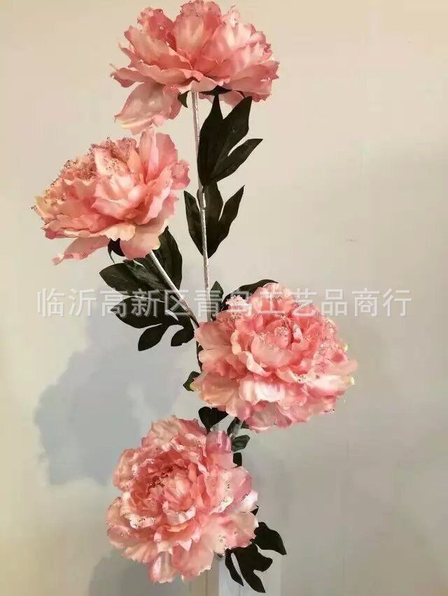 品名:亚光圆牡丹 尺寸:高 130厘米一只花上面4朵花,花朵直径约22厘米