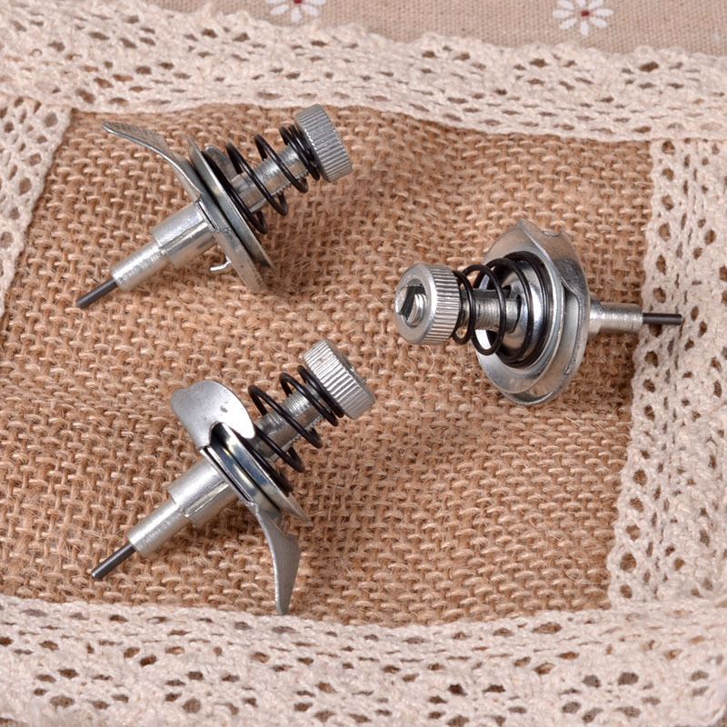 老式缝纫机配件脚踏蝴蝶牌飞人牌家用老式缝纫机夹线器通用过线器