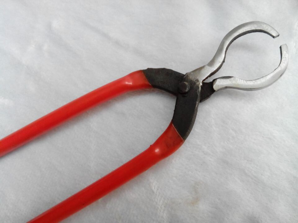 尖嘴钳 圆嘴钳 扁钳 斜口钳 钢丝钳 顶切钳 水泵钳 鲤鱼钳 大力钳 撑