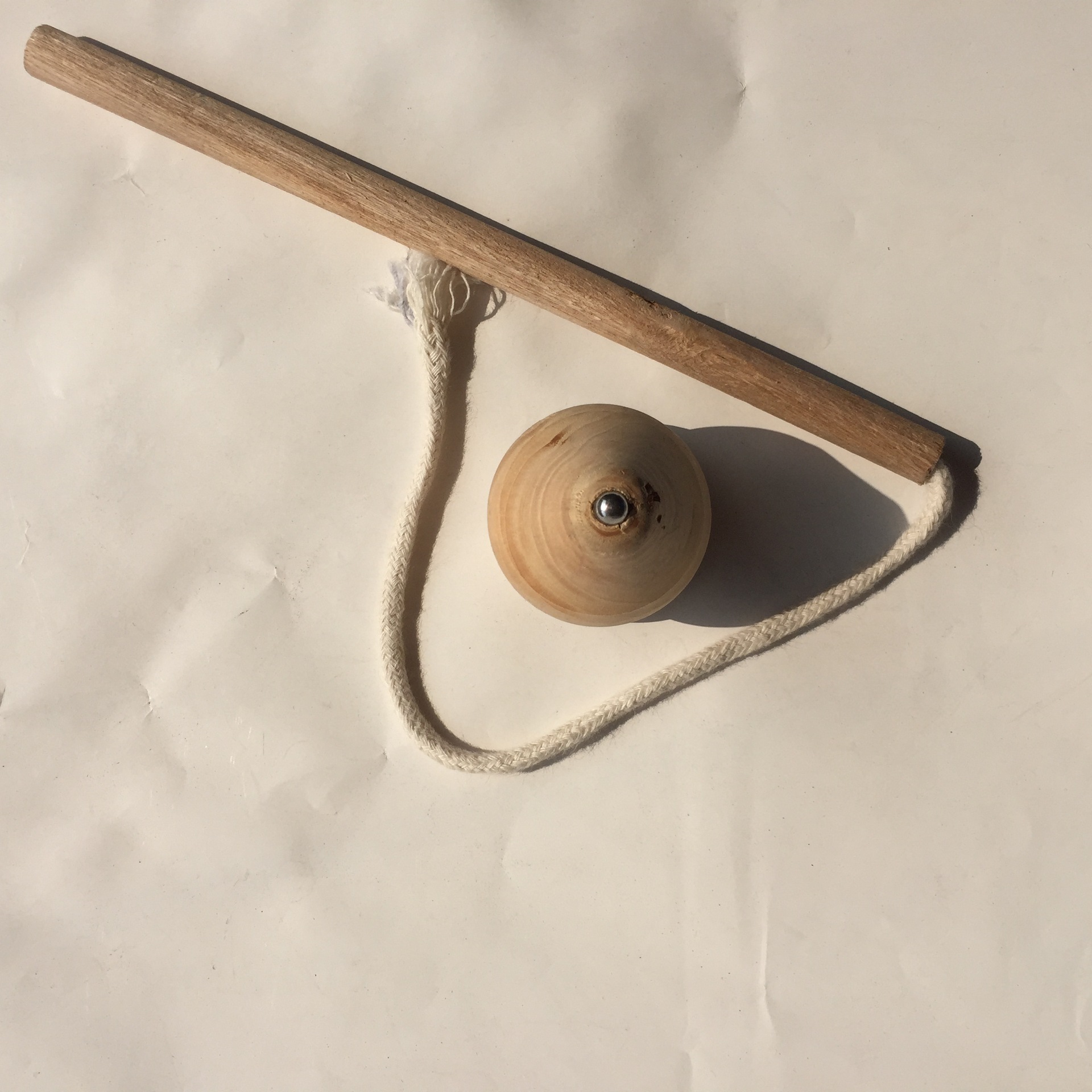 厂家直销 木制陀螺 送鞭子 儿时经典怀旧玩具 健身用品