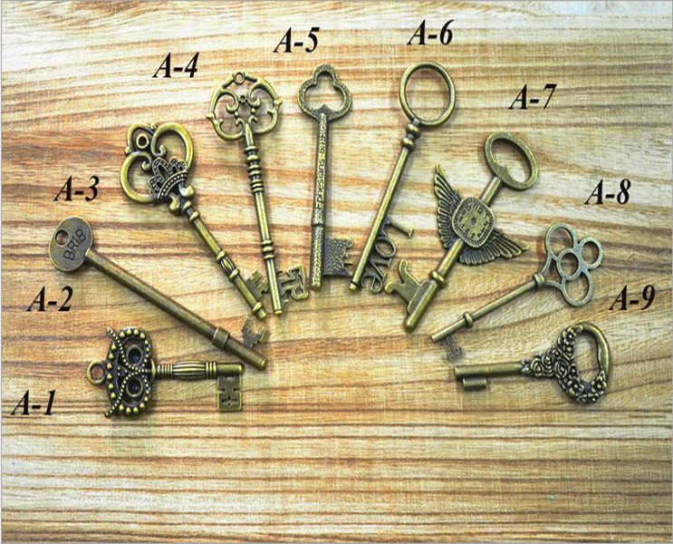 Creative Metal Ornament Retro DIY Key Pendants Ancient Bronze Key Popular Ornament