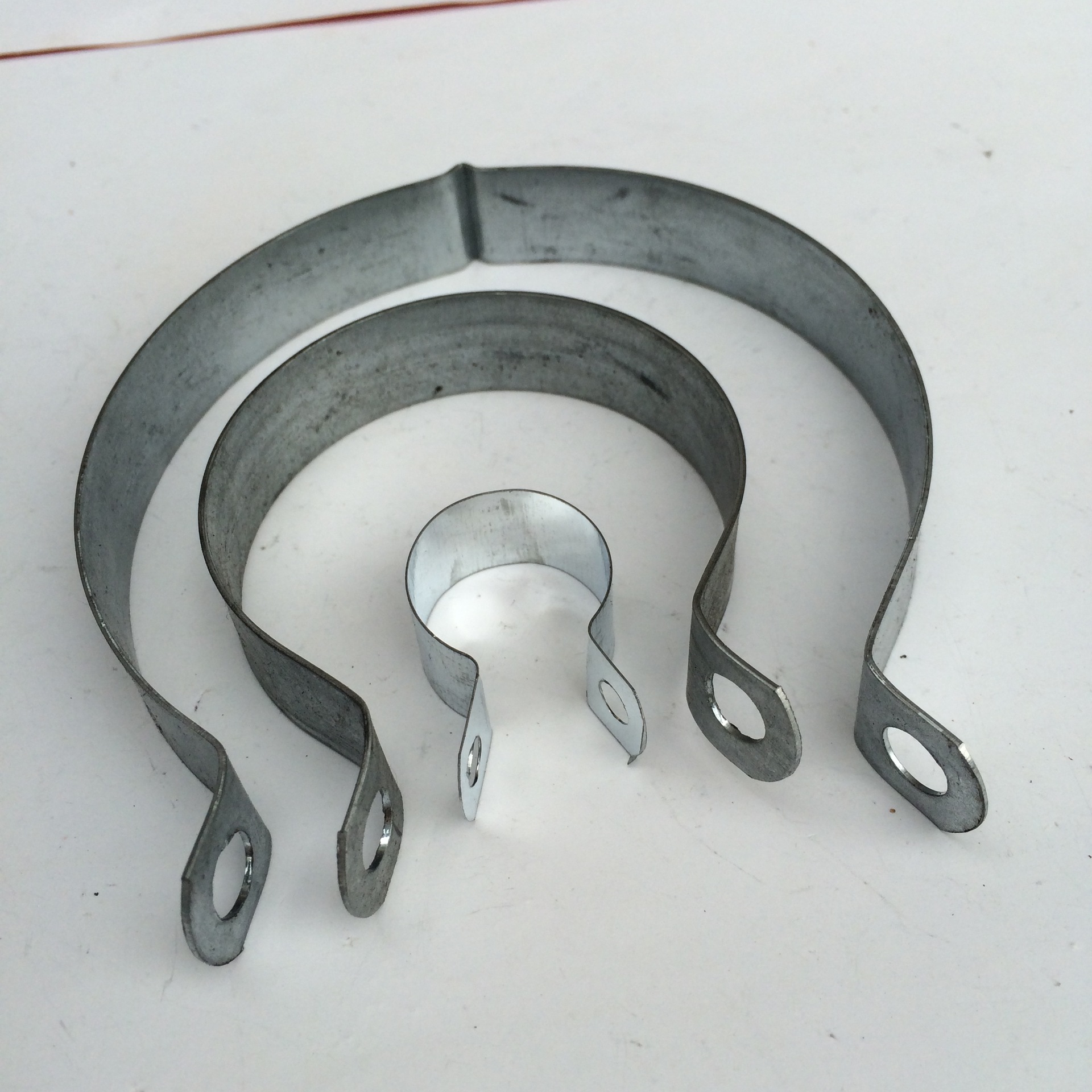 供应20加强型镀锌铁接地卡 铁质接线卡子 金属通用五金配件卡箍