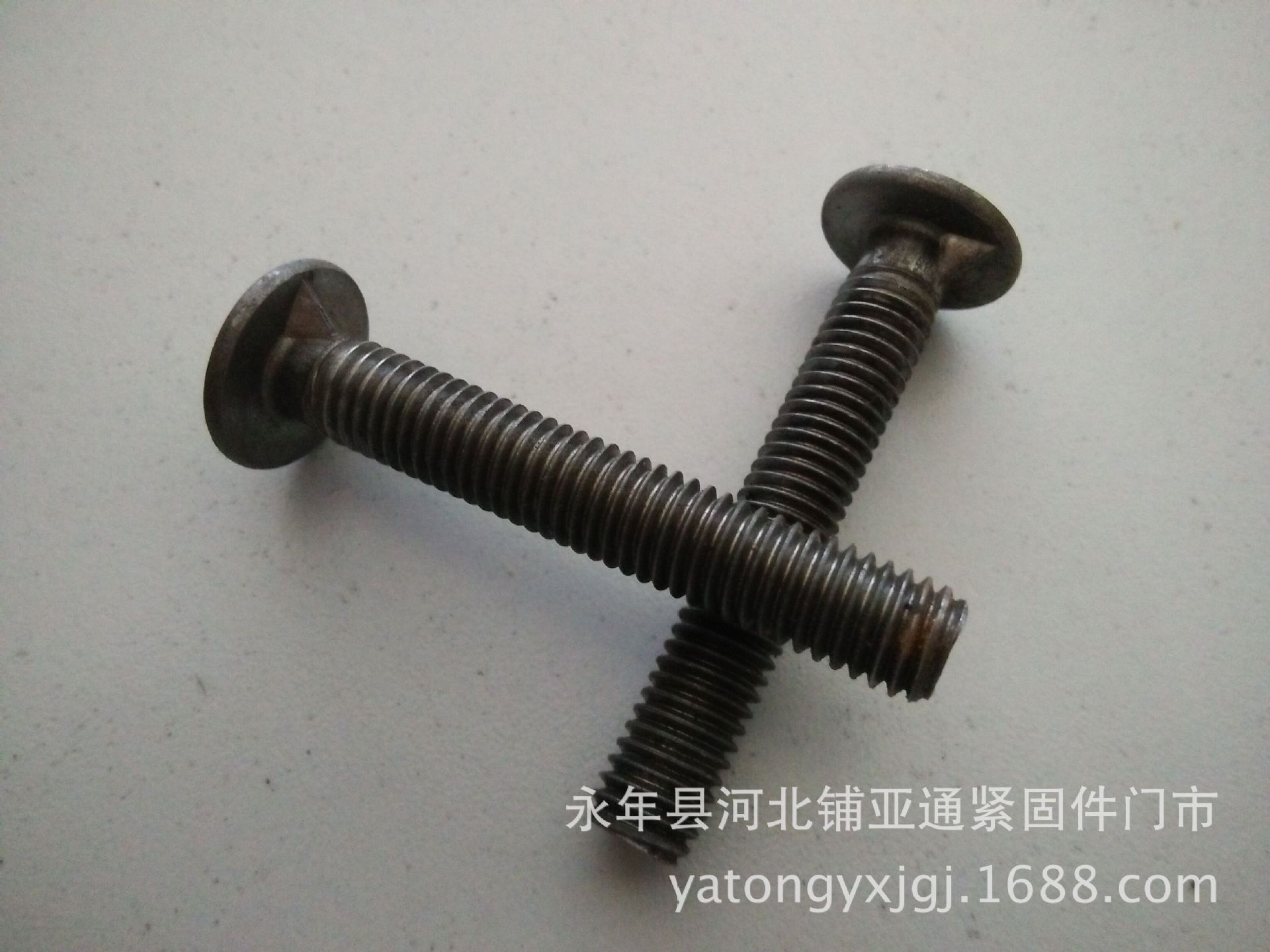 8级大半圆头带榫螺栓专业厂家