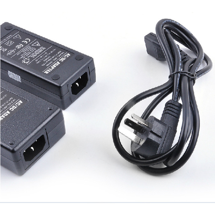 大功率8a 220v转12v 汽车电源转换器 车用 家用 96w逆变器