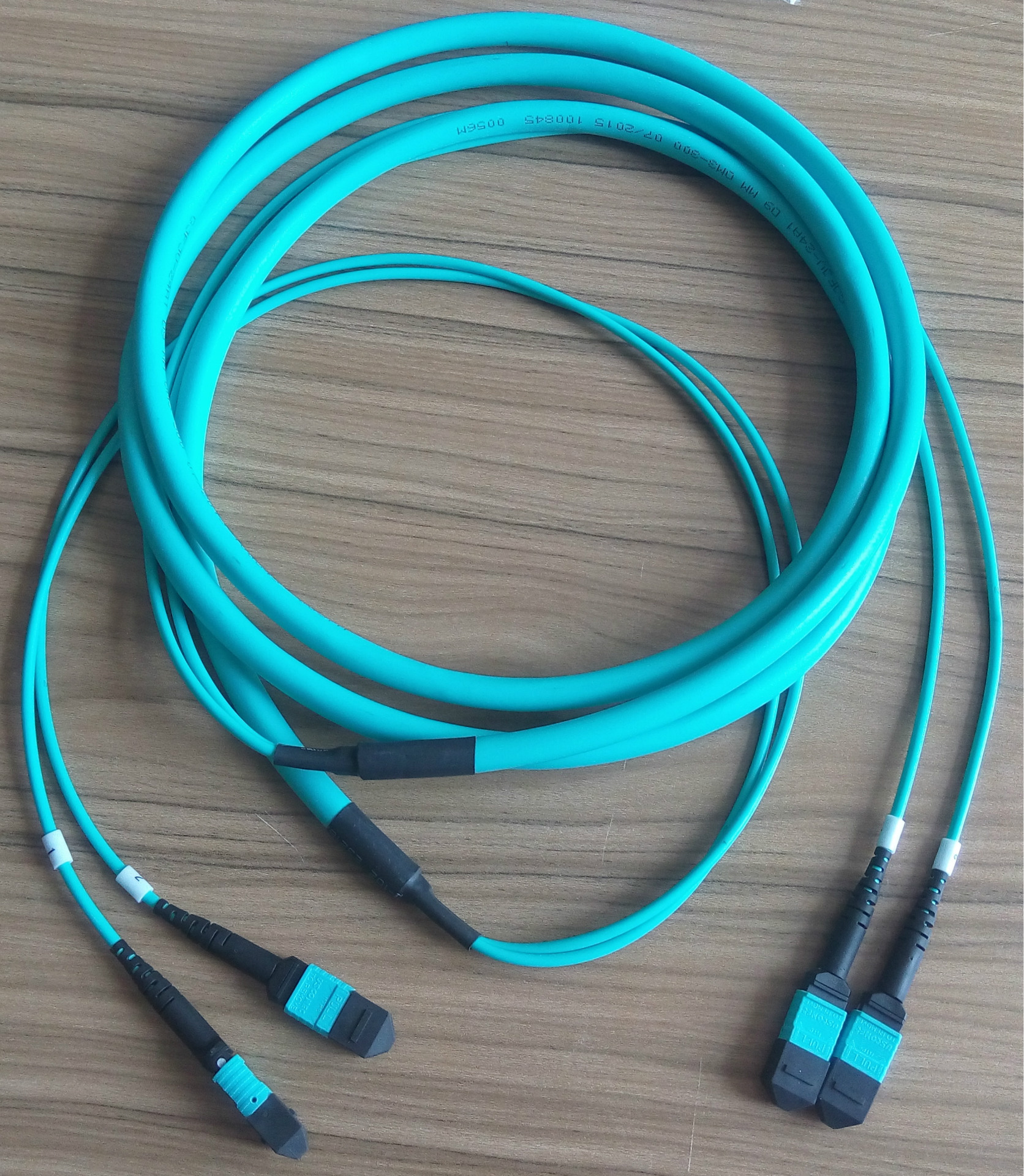 mtp-lc光纤跳线 8芯mtp光纤跳线 us conec连接头