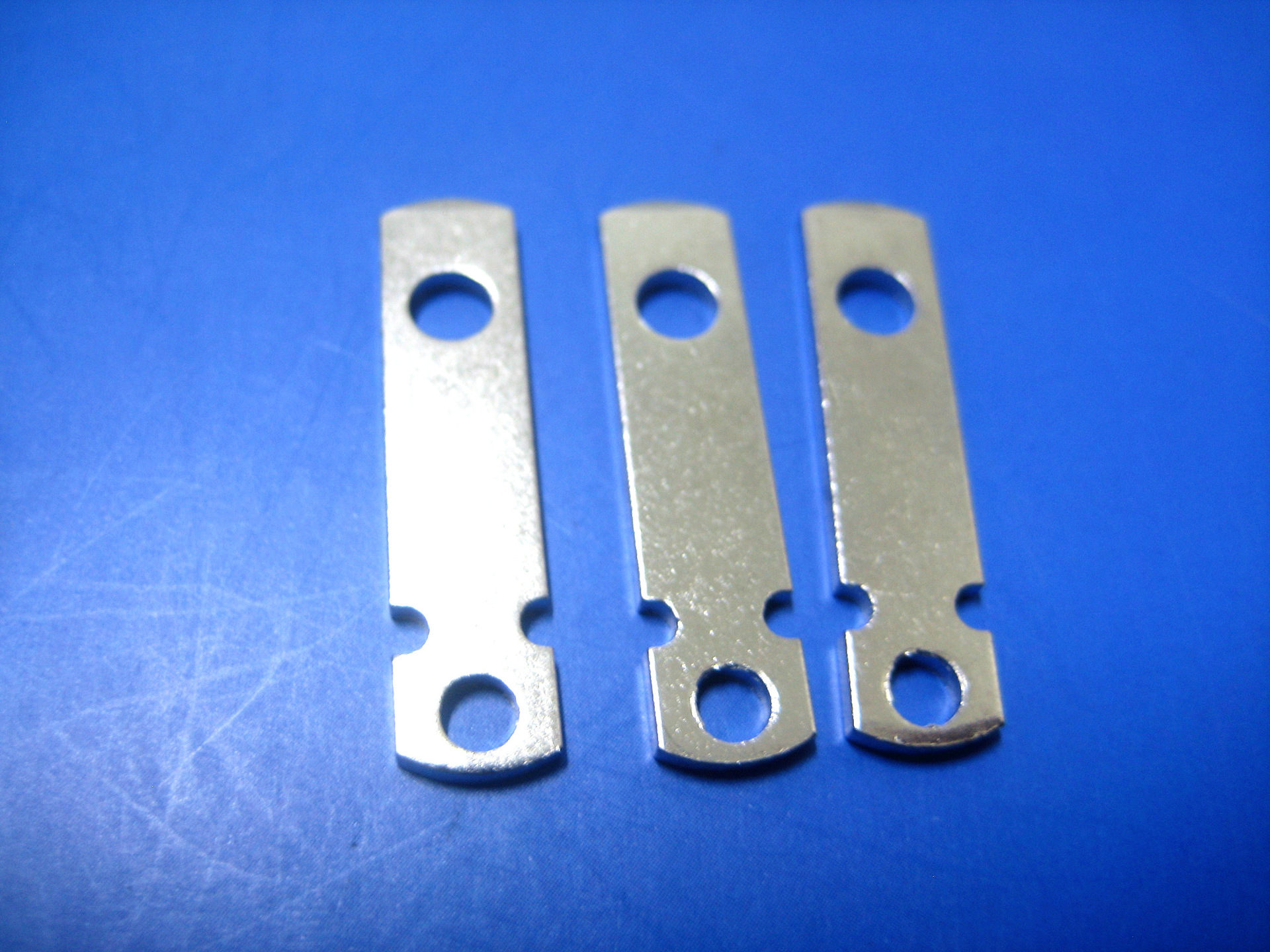 厂家供应插头五金片 电源插脚 充电器插头片 27mm铜片jf-209