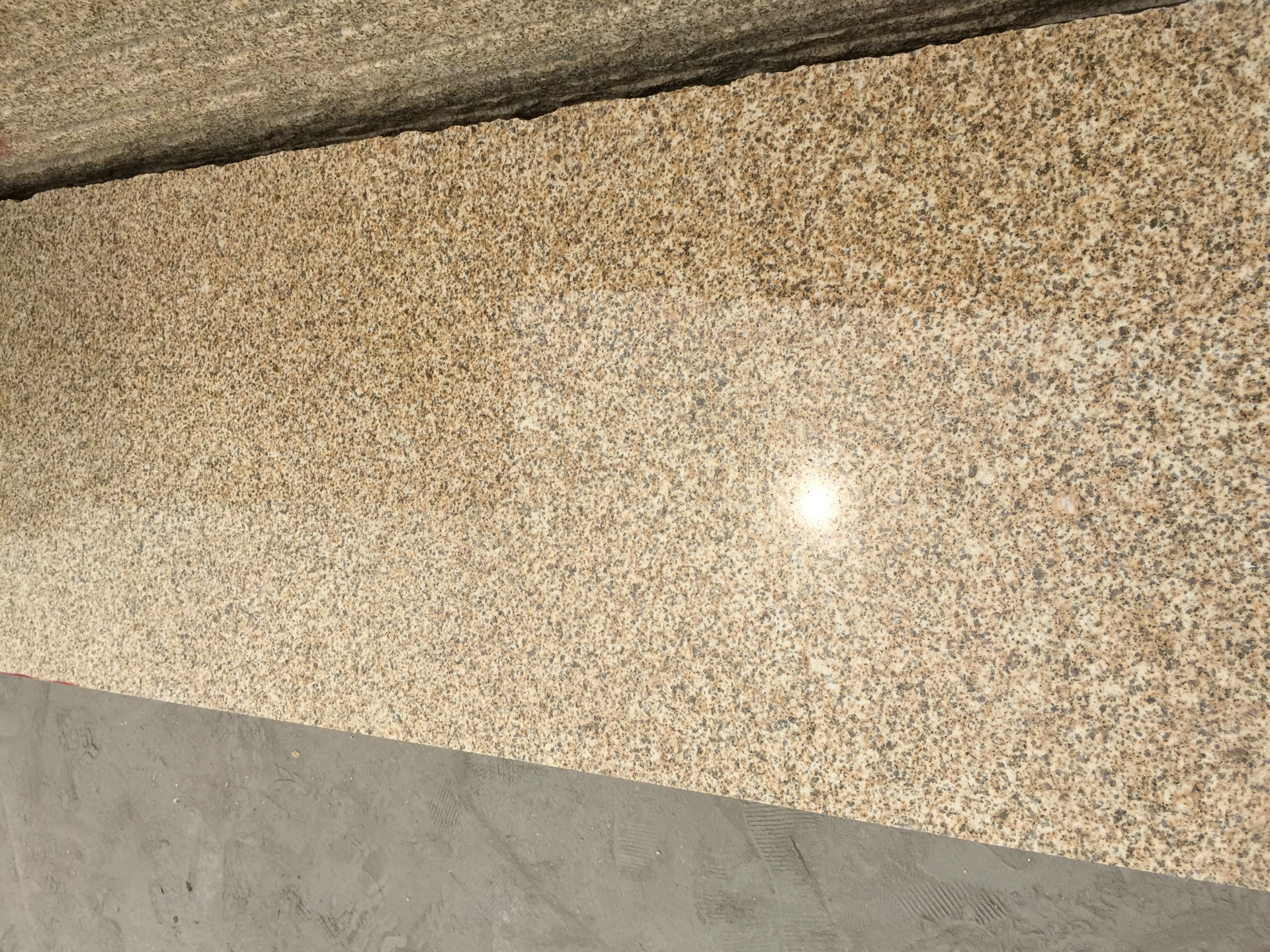 厂家直销:湖北黄金麻 金麻黄 锈石黄 天然花岗岩 环保石材 中花