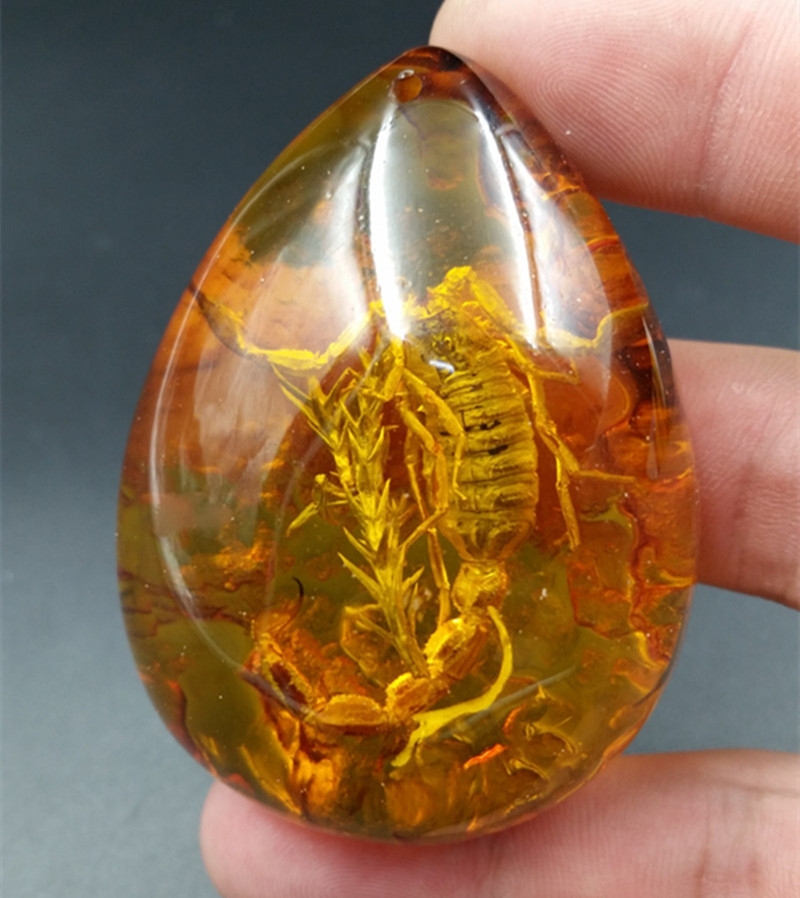 仿琥珀水滴吊坠 冰透明琥珀内置昆虫吊坠琥珀