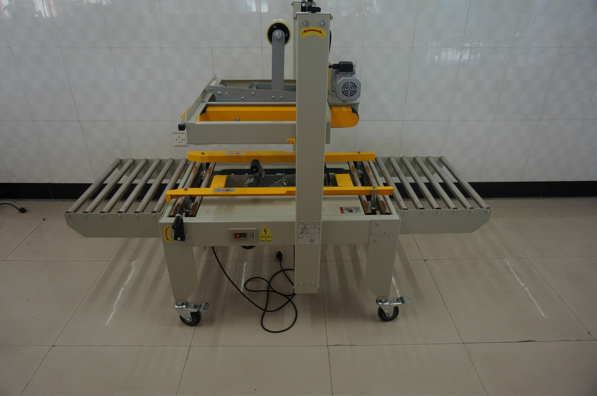 郑州厂家自动胶带封箱机 纸箱胶带封箱机邮政纸箱打包封箱机价格