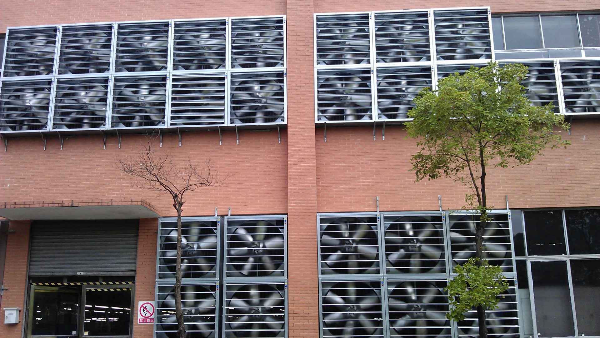 生产销售2015最新款镀锌板负压风机 (1060x1060x350mm)