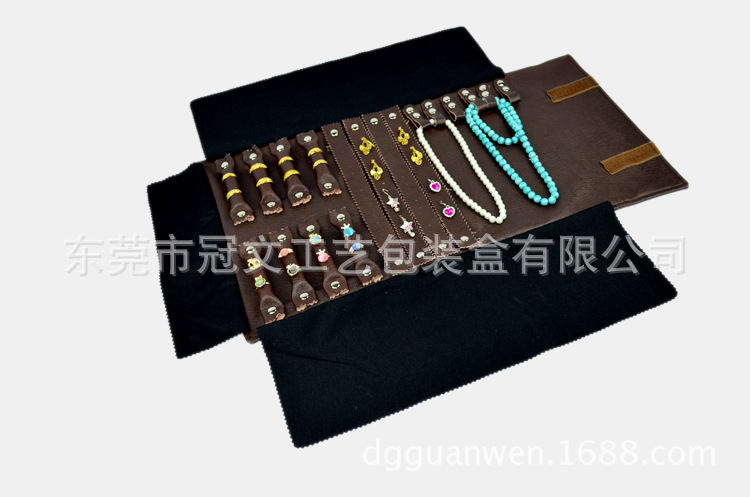 黑色连咖啡色套装珠宝卷