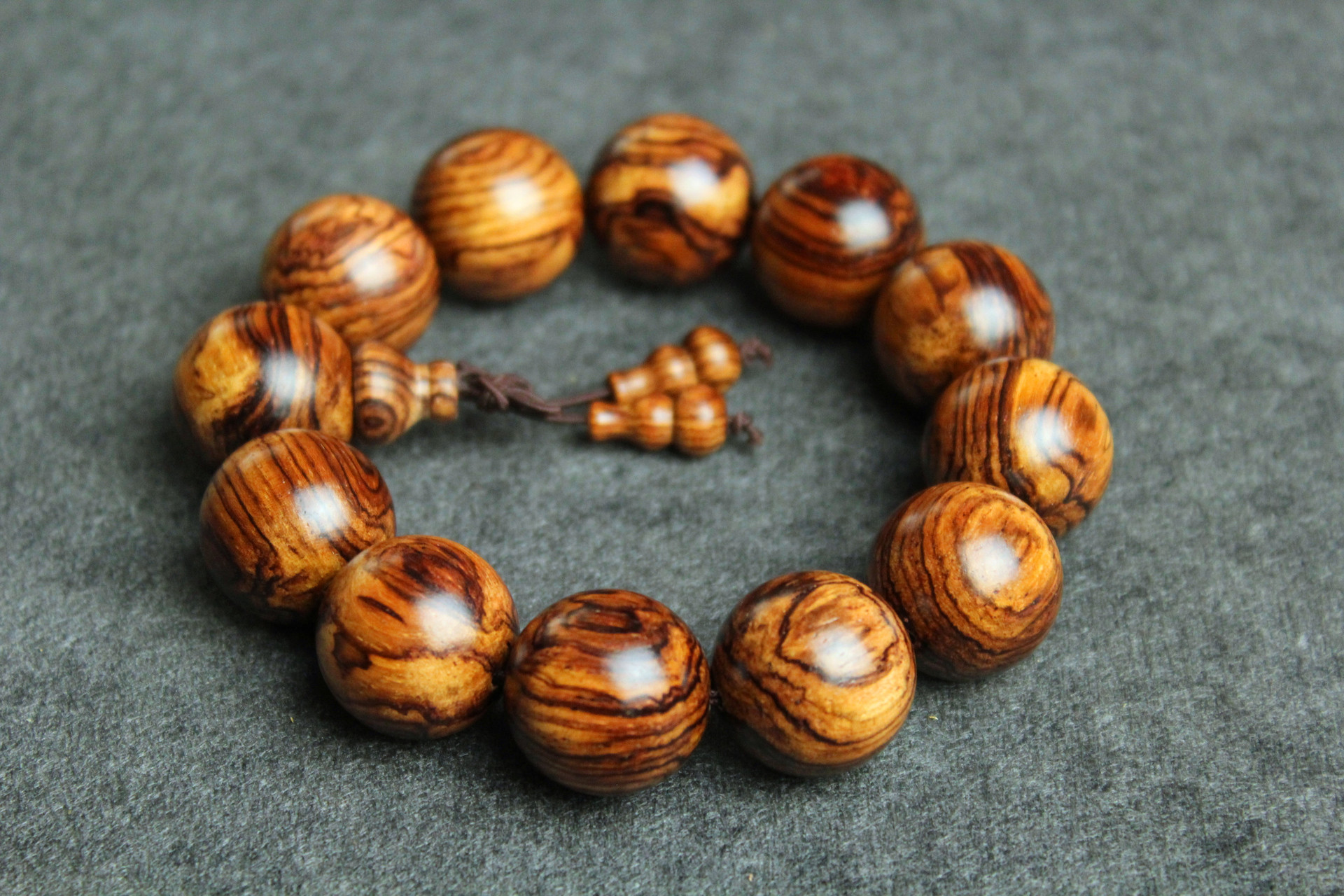 印尼大叶黄花梨木料手串一物一拍20mm*12粒 1佛塔 葫芦精品念珠