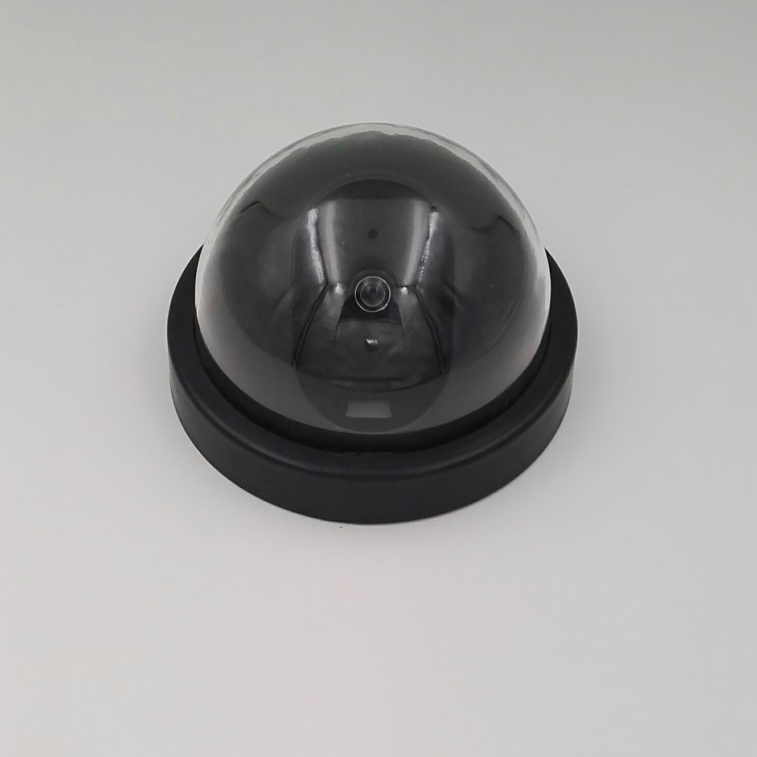 感应式仿真监控器 仿真摄像头带灯 假监控器