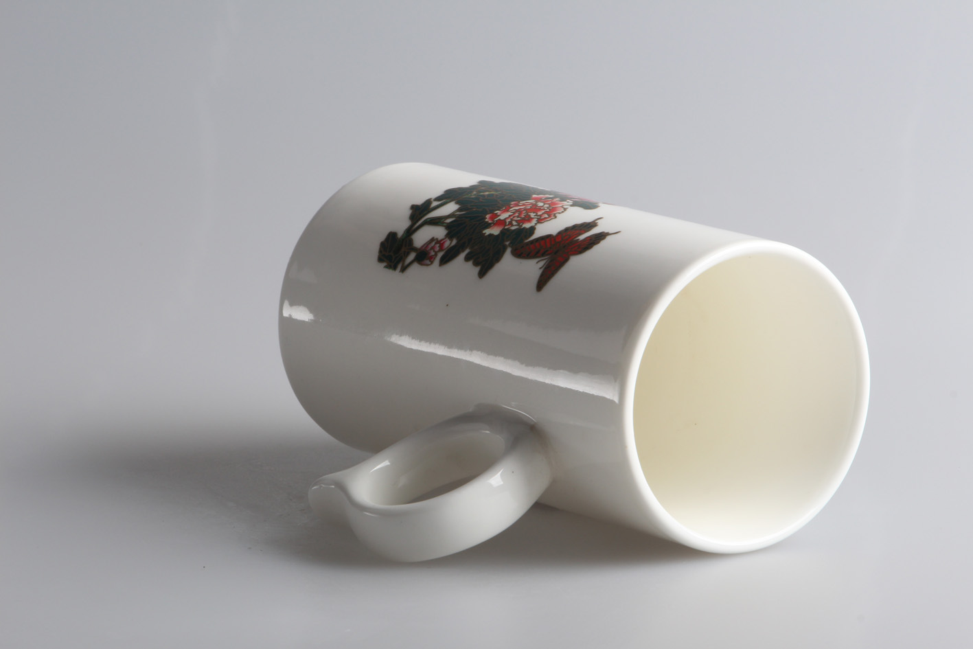 公司所属工厂位于中国-深圳-福永-和平,深圳市变色宝工艺制品有限公司