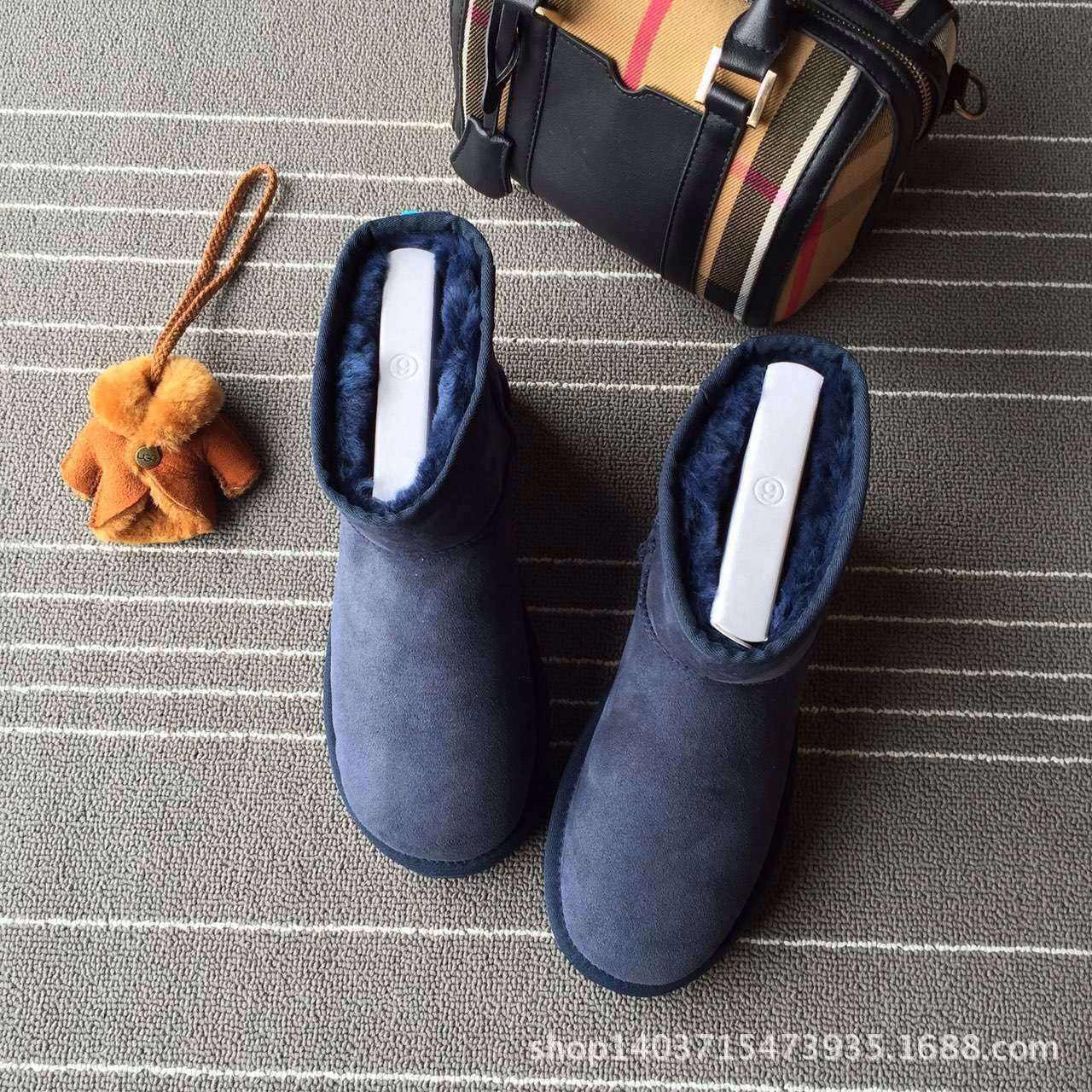 5854低筒刺绣雪地靴羊皮毛一体一件代发淘宝专供牛筋底发泡底